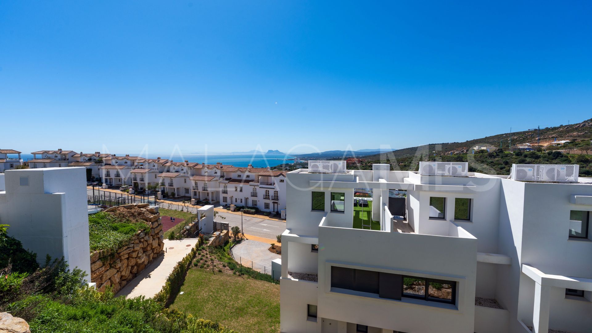 Adosado for sale with 4 bedrooms in Manilva