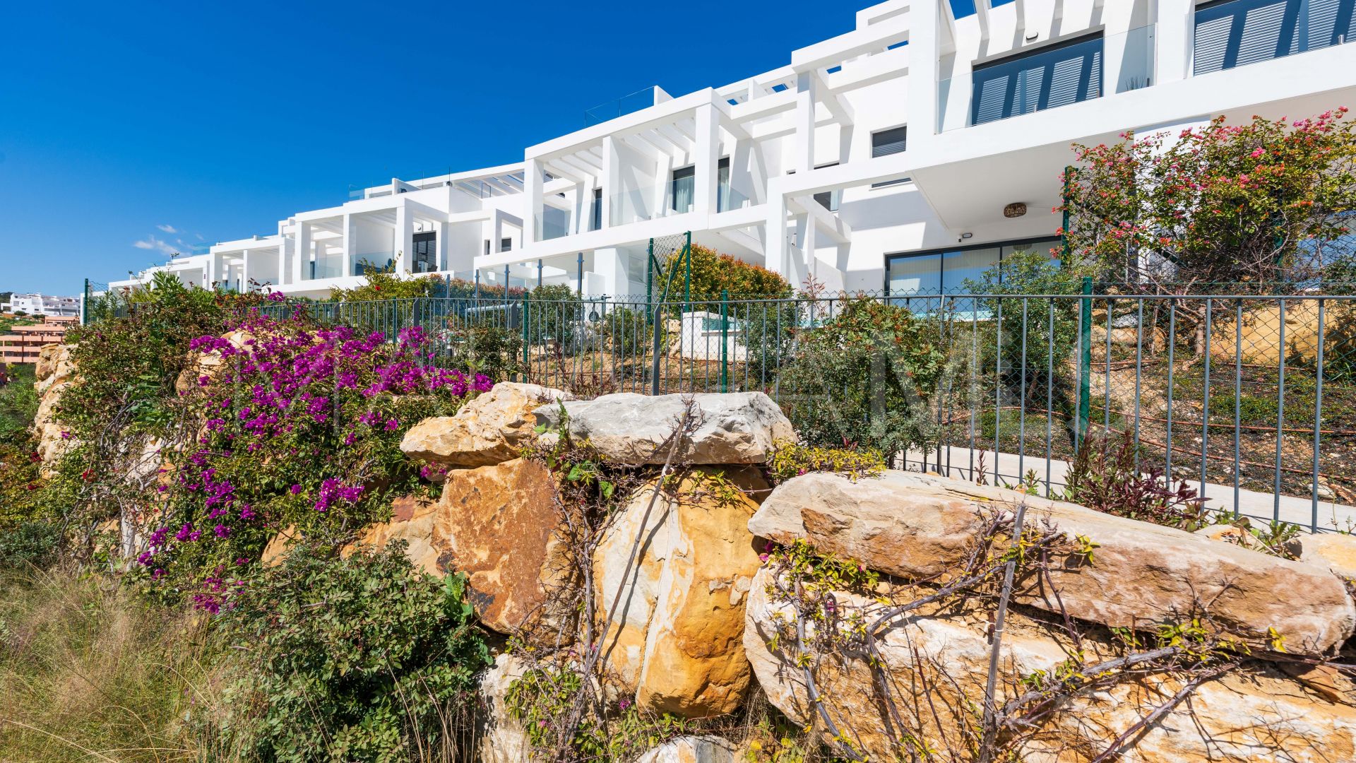 Adosado for sale with 4 bedrooms in Manilva