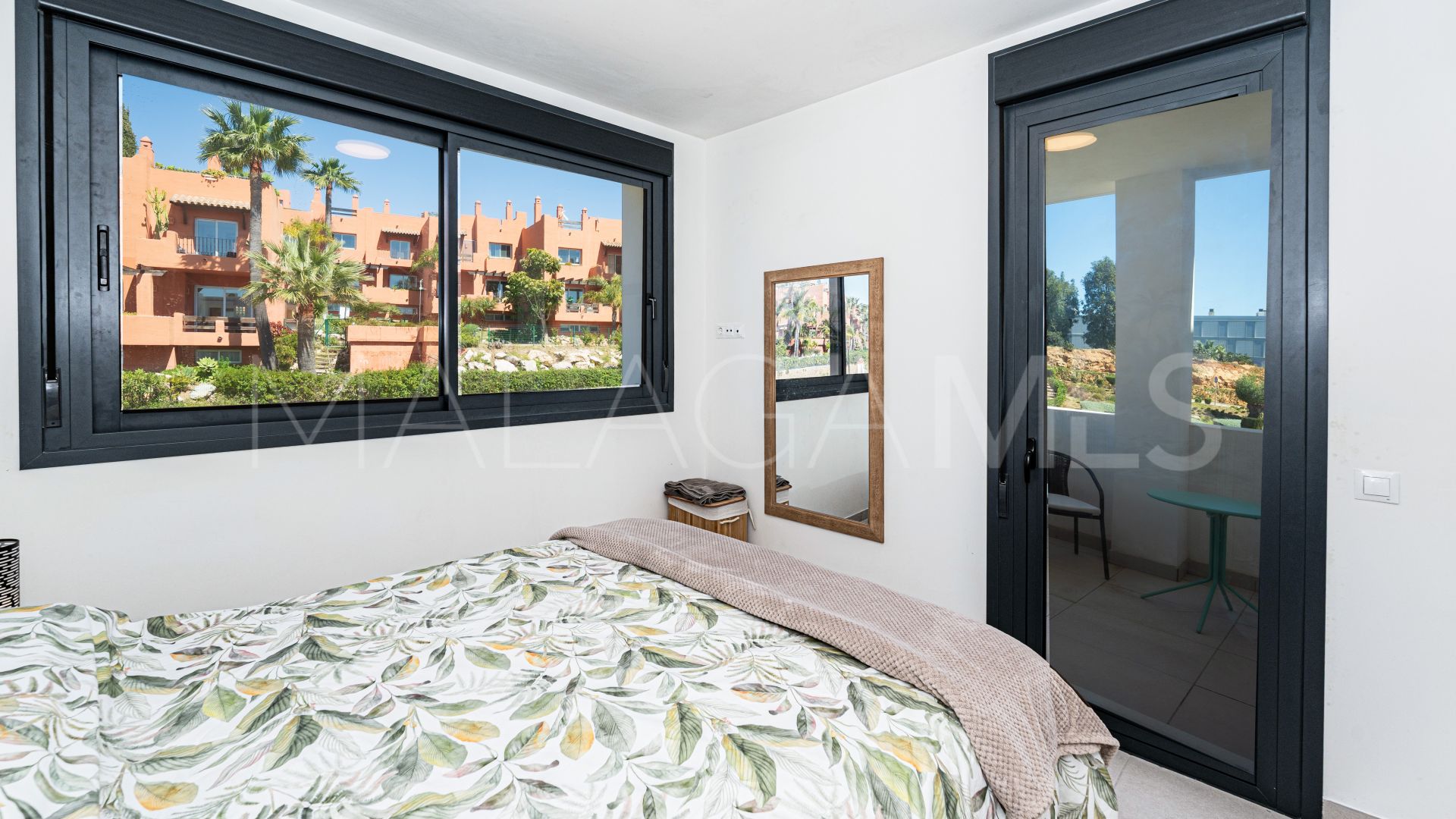 Adosado for sale with 4 bedrooms in Manilva