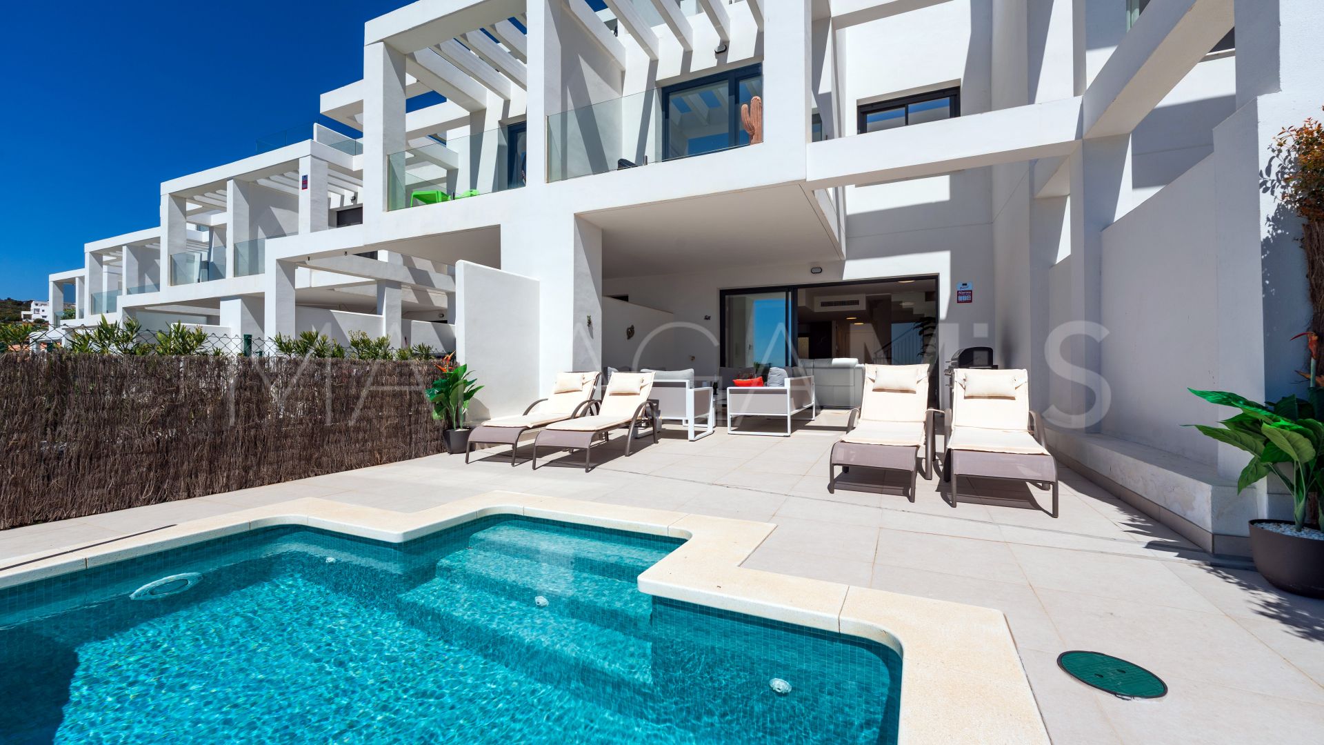 Adosado for sale with 4 bedrooms in Manilva