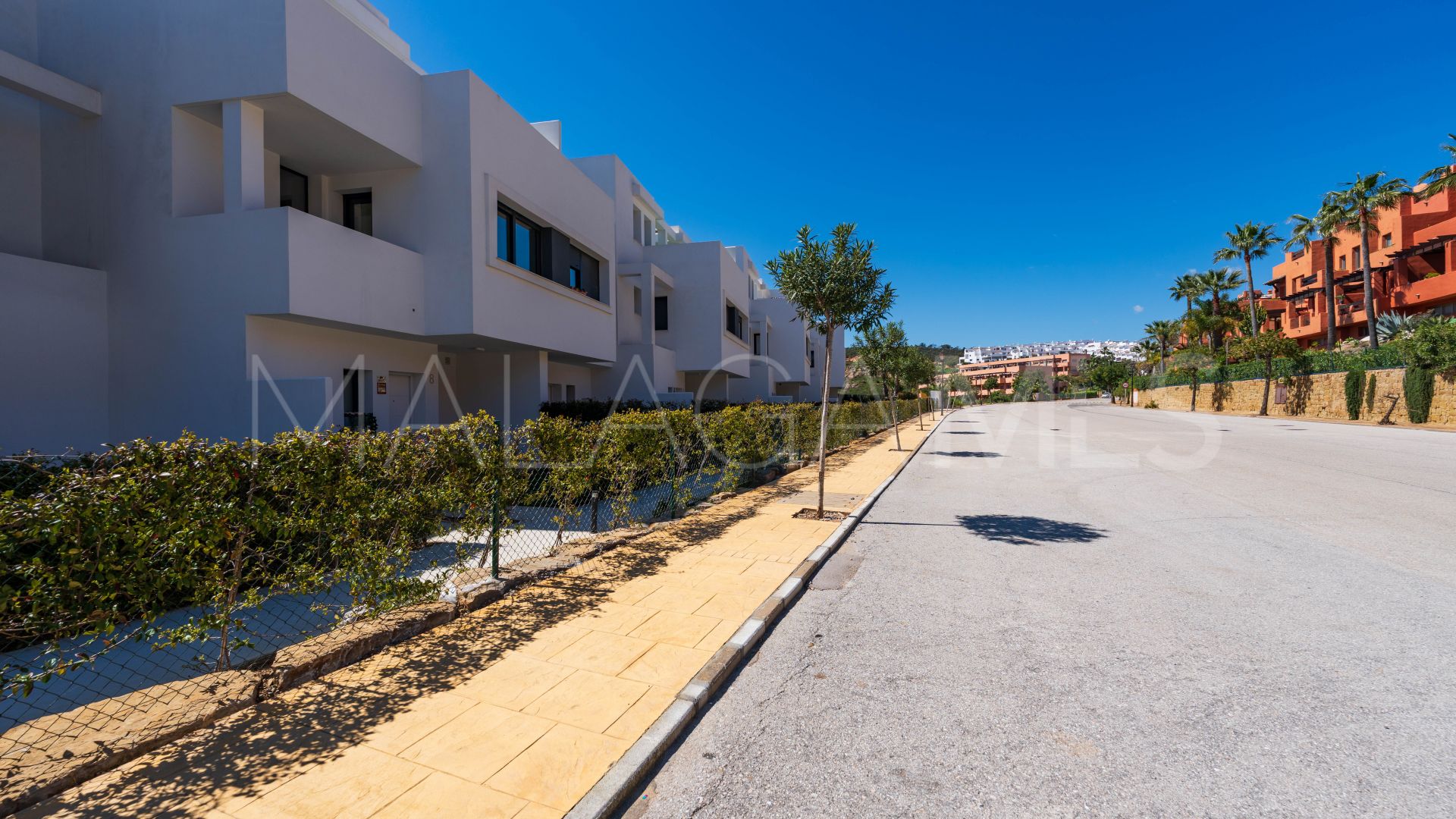 Adosado for sale with 4 bedrooms in Manilva