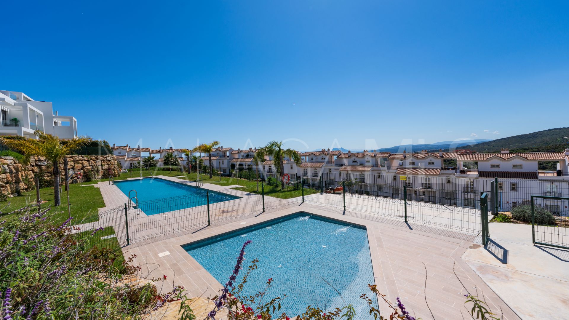 Adosado for sale with 4 bedrooms in Manilva