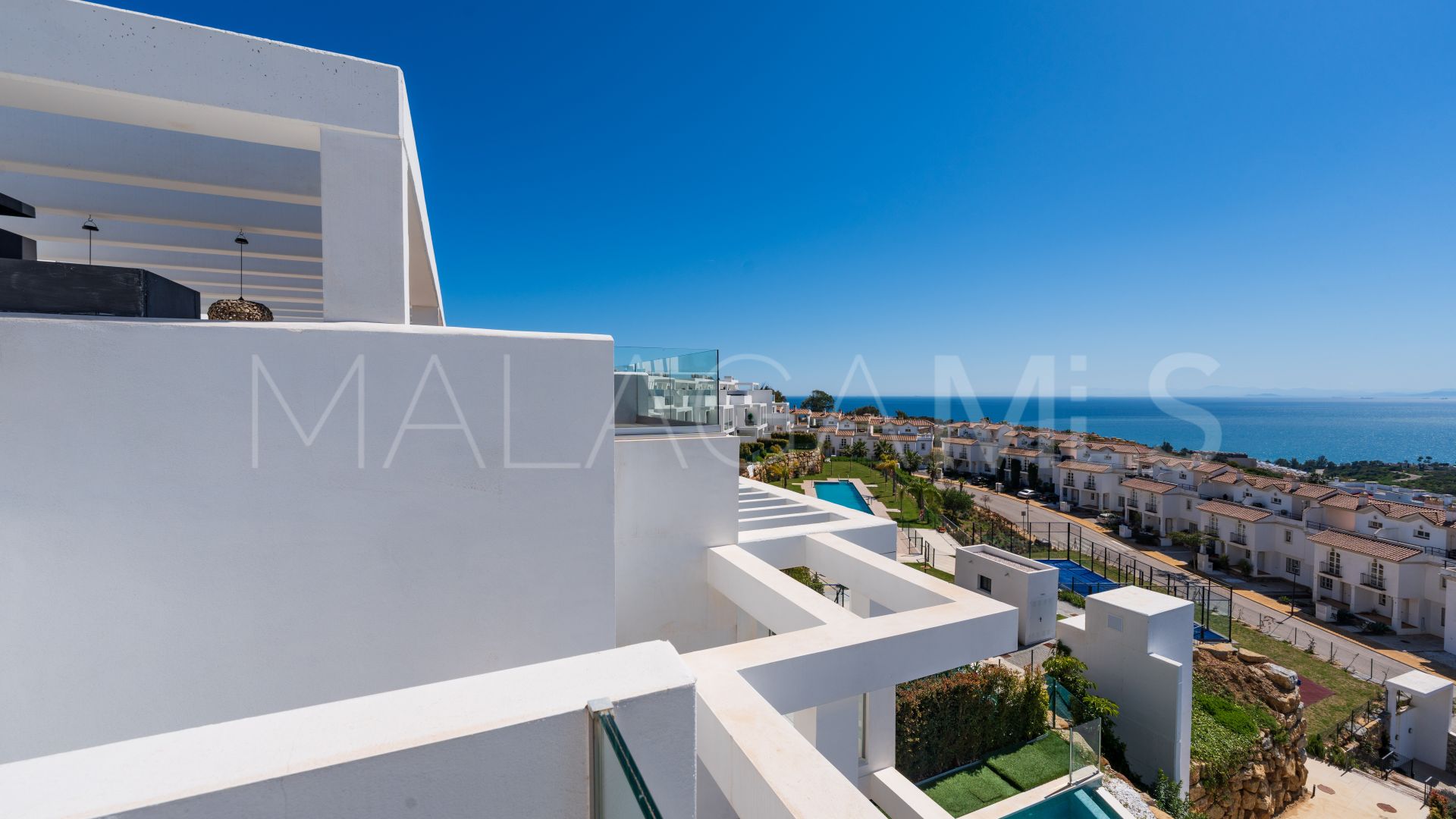Adosado for sale with 4 bedrooms in Manilva