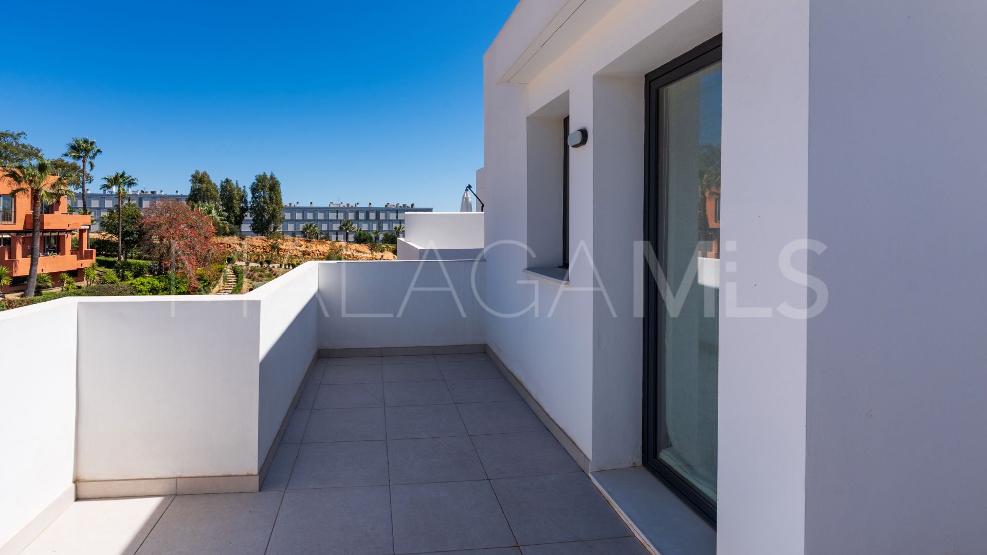 Adosado for sale with 4 bedrooms in Manilva