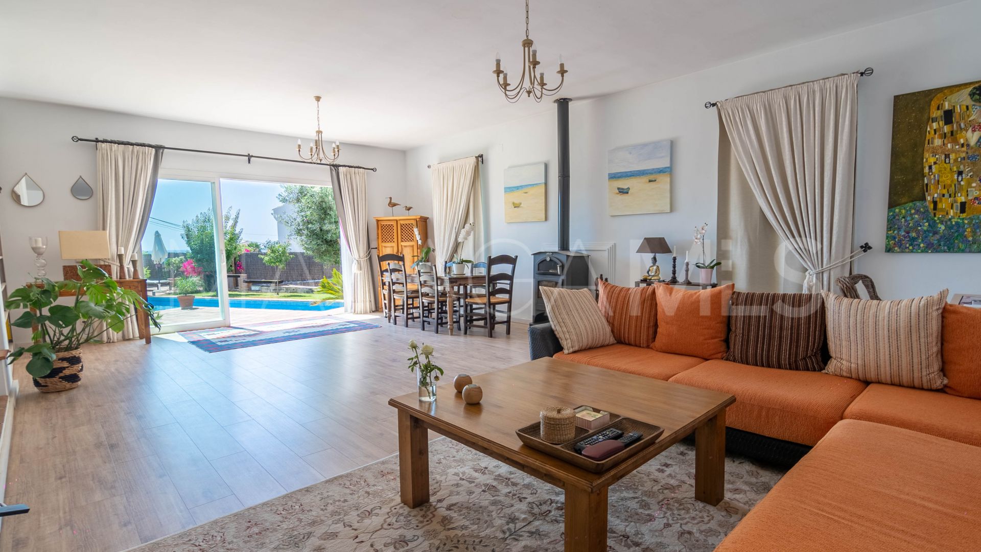 For sale house in Arena Beach