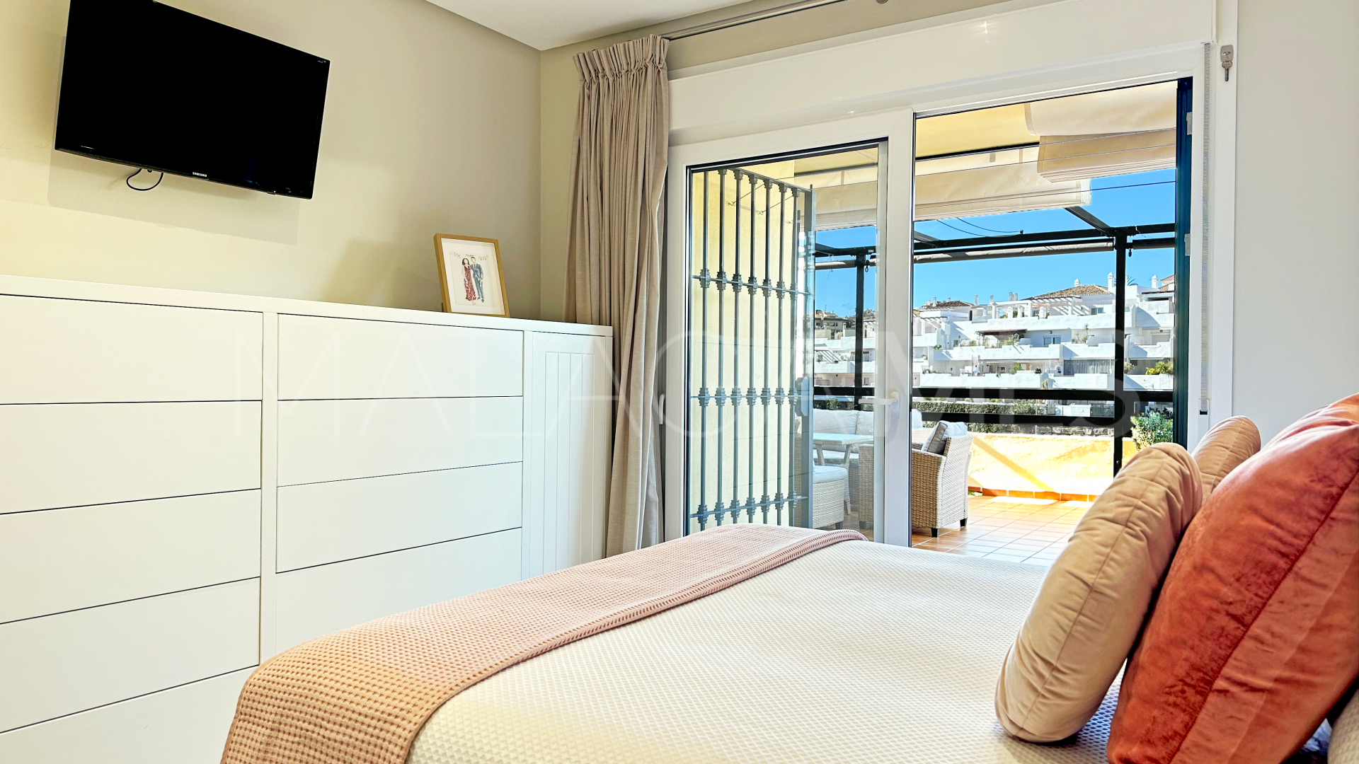 Ground floor apartment for sale in Las Joyas with 2 bedrooms