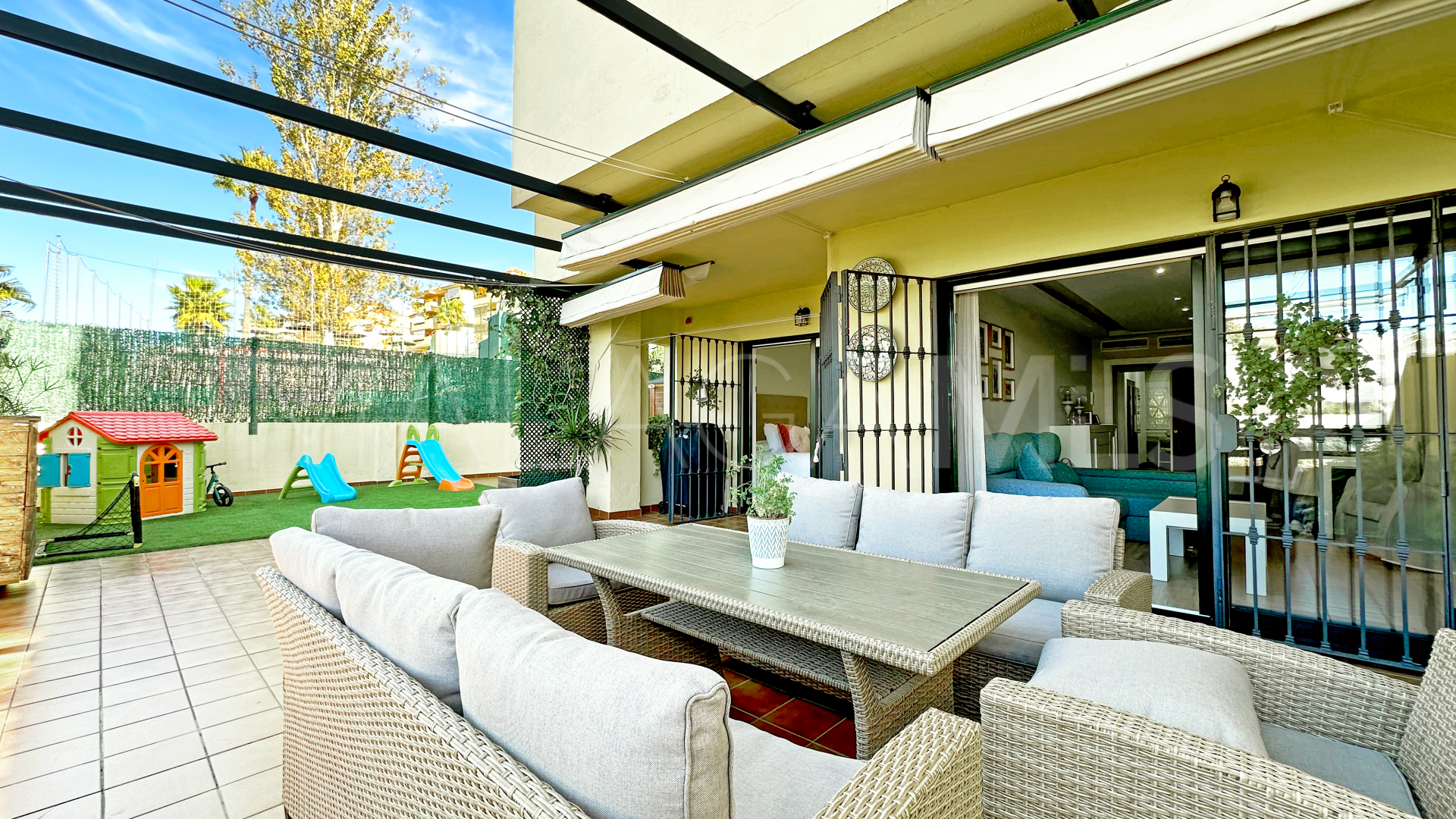 Ground floor apartment for sale in Las Joyas with 2 bedrooms