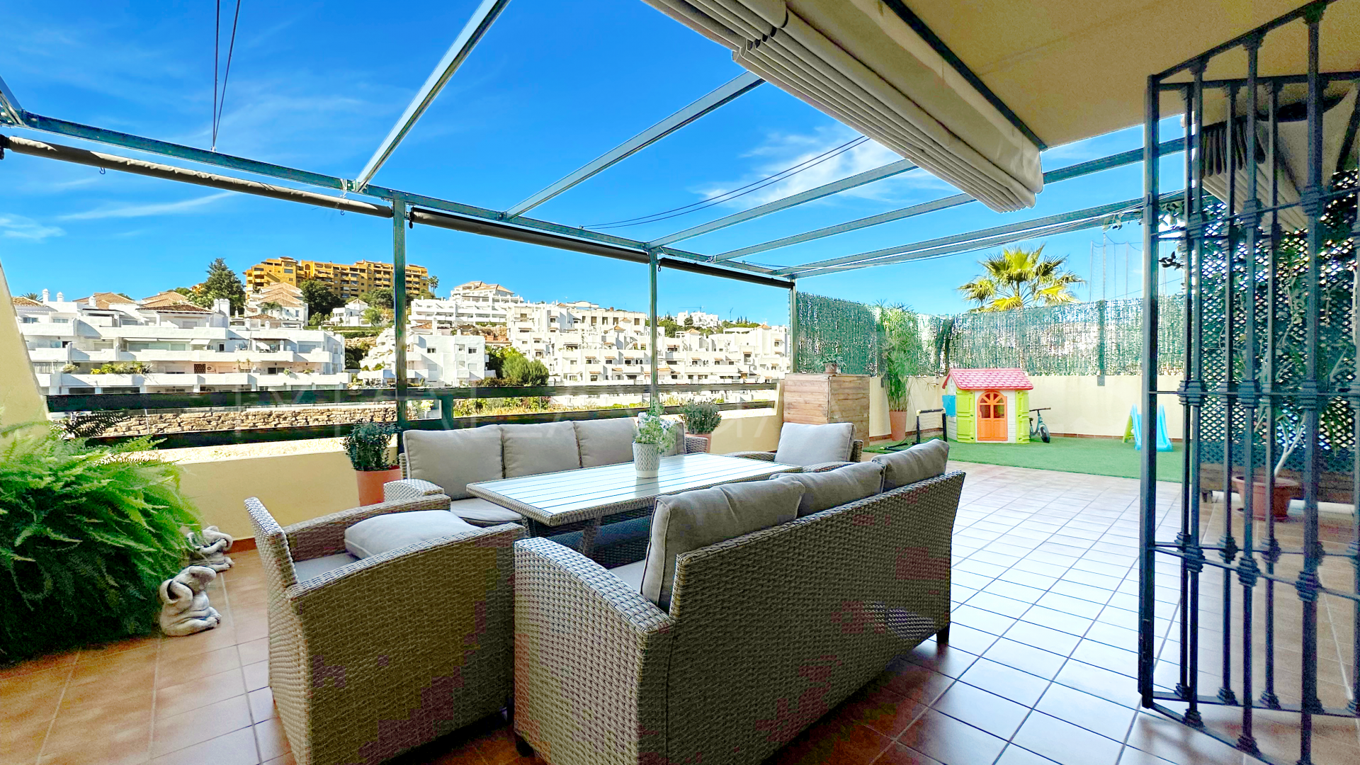 Ground floor apartment for sale in Las Joyas with 2 bedrooms