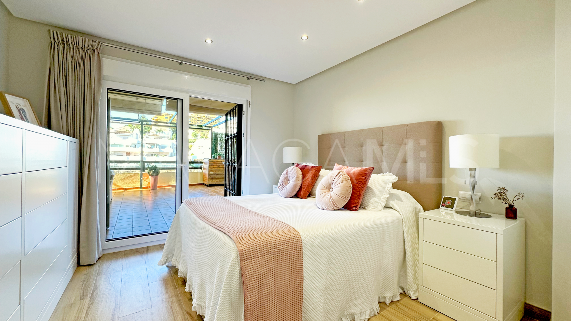 Ground floor apartment for sale in Las Joyas with 2 bedrooms