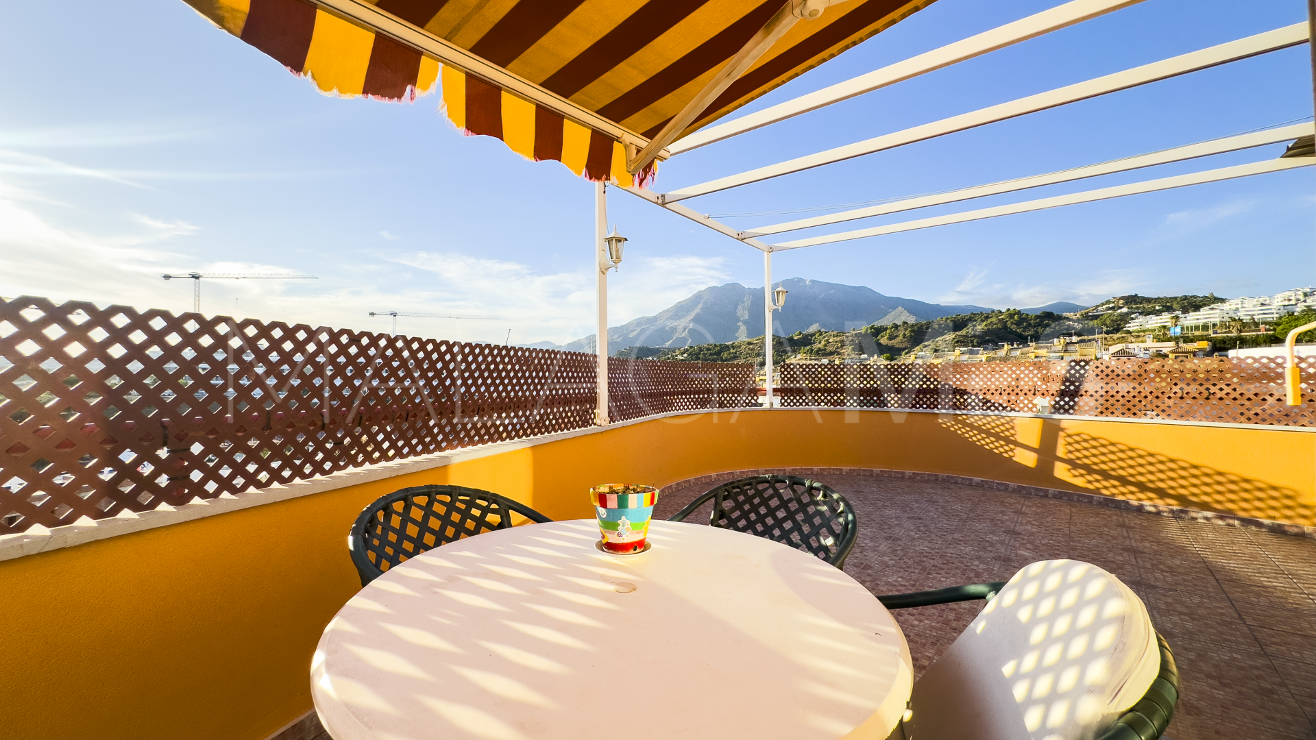 Penthaus for sale in Estepona Stadt