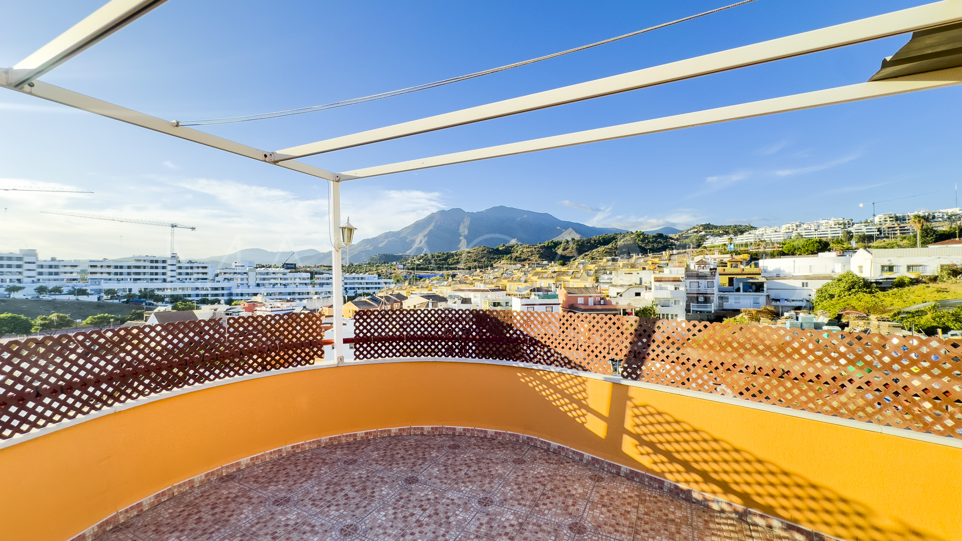 Penthaus for sale in Estepona Stadt