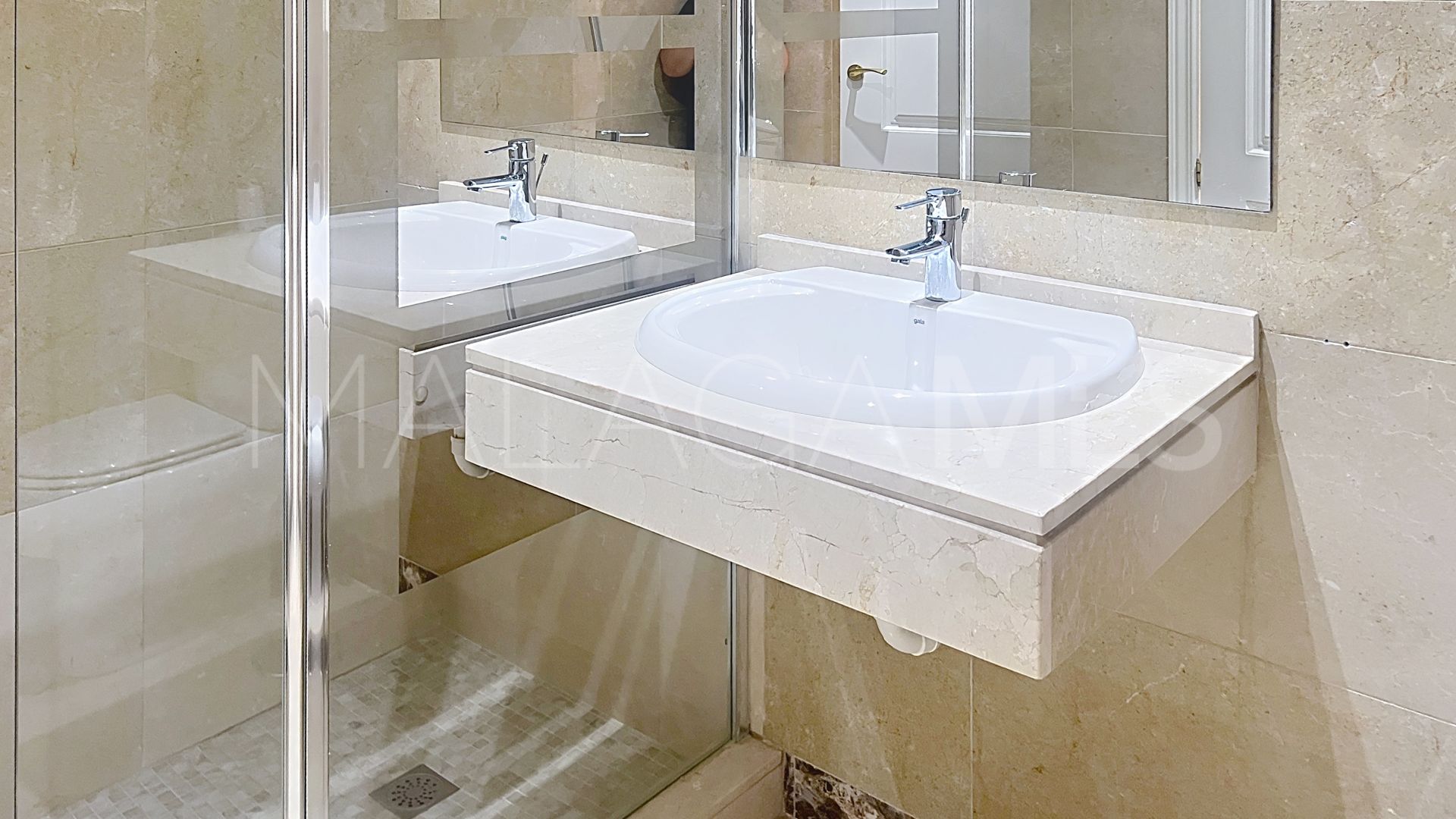 Lägenhet for sale in Duquesa Village