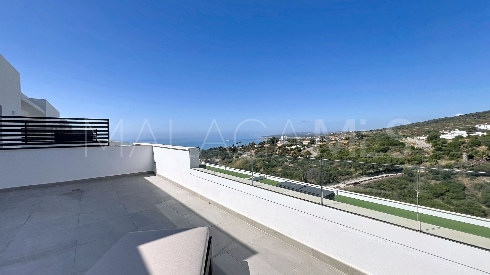 Adosado for sale in Bahia de las Rocas with 4 bedrooms