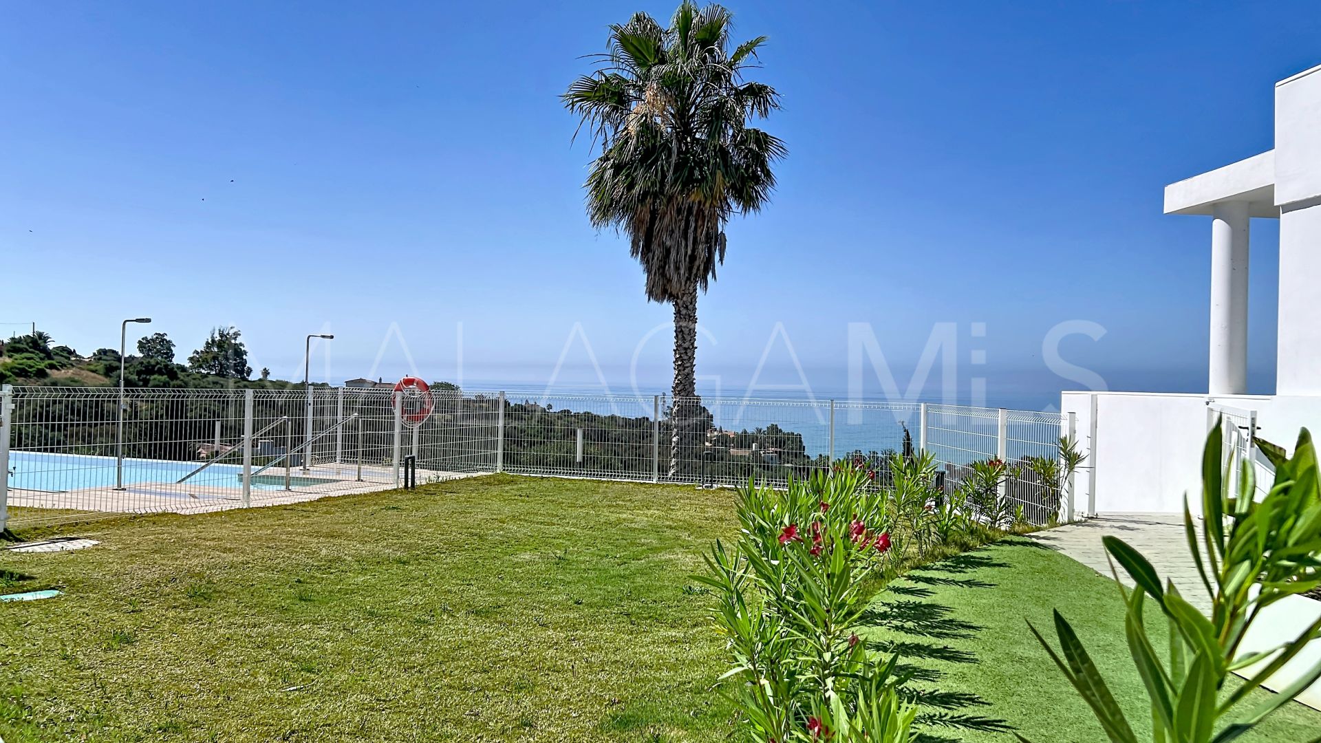 Adosado for sale in Bahia de las Rocas with 4 bedrooms