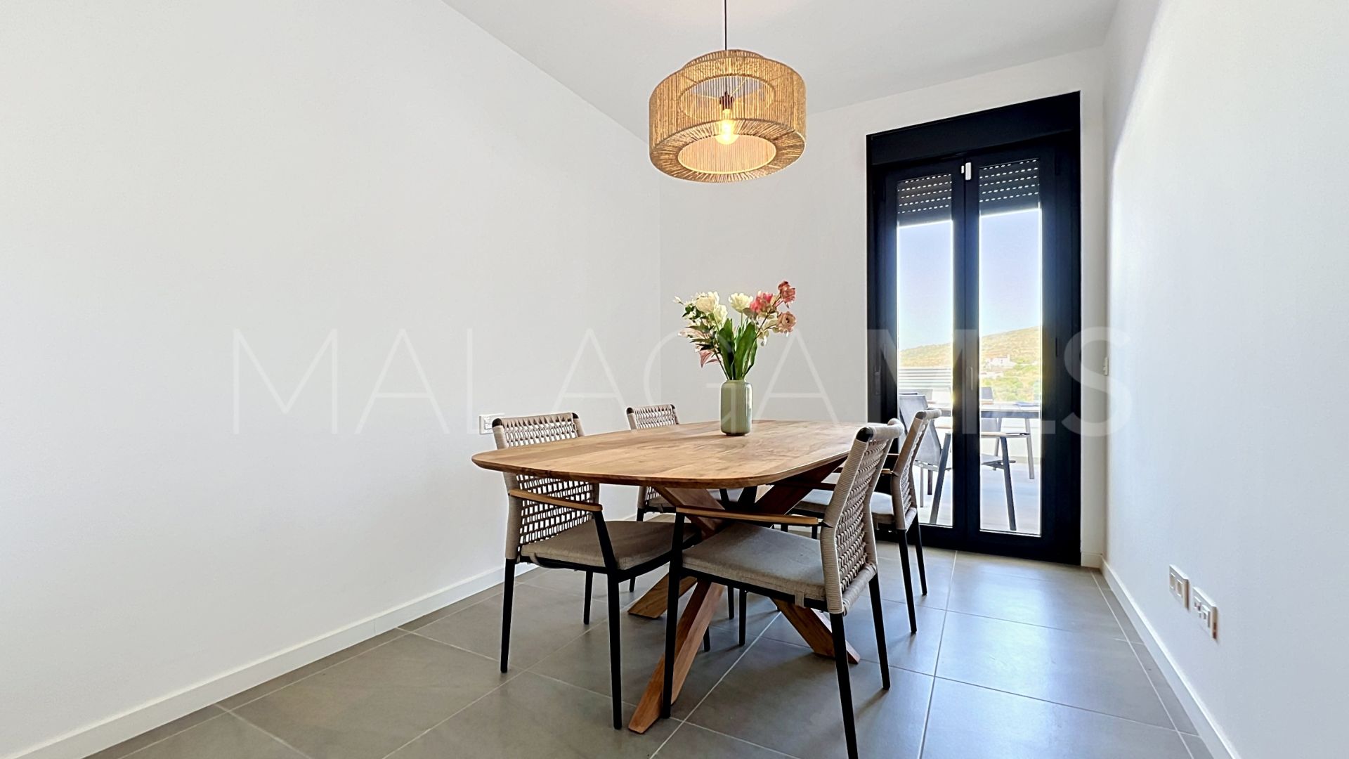 Adosado for sale in Bahia de las Rocas with 4 bedrooms