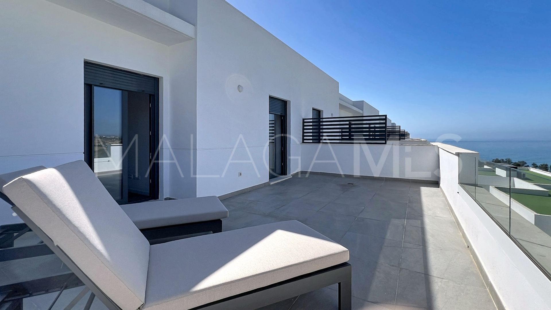 Adosado for sale in Bahia de las Rocas with 4 bedrooms
