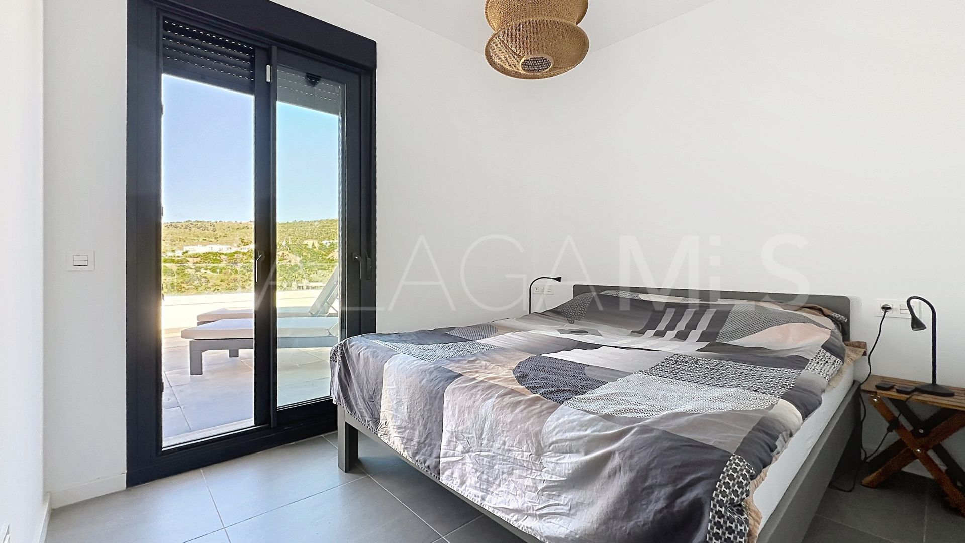 Adosado for sale in Bahia de las Rocas with 4 bedrooms
