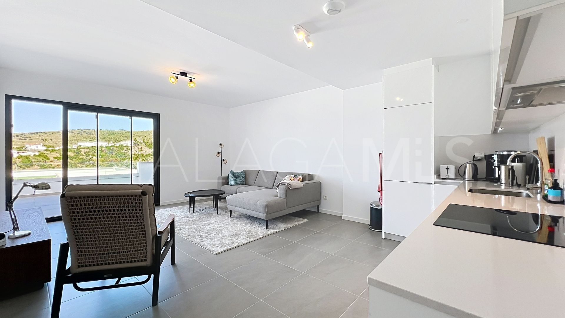 Adosado for sale in Bahia de las Rocas with 4 bedrooms
