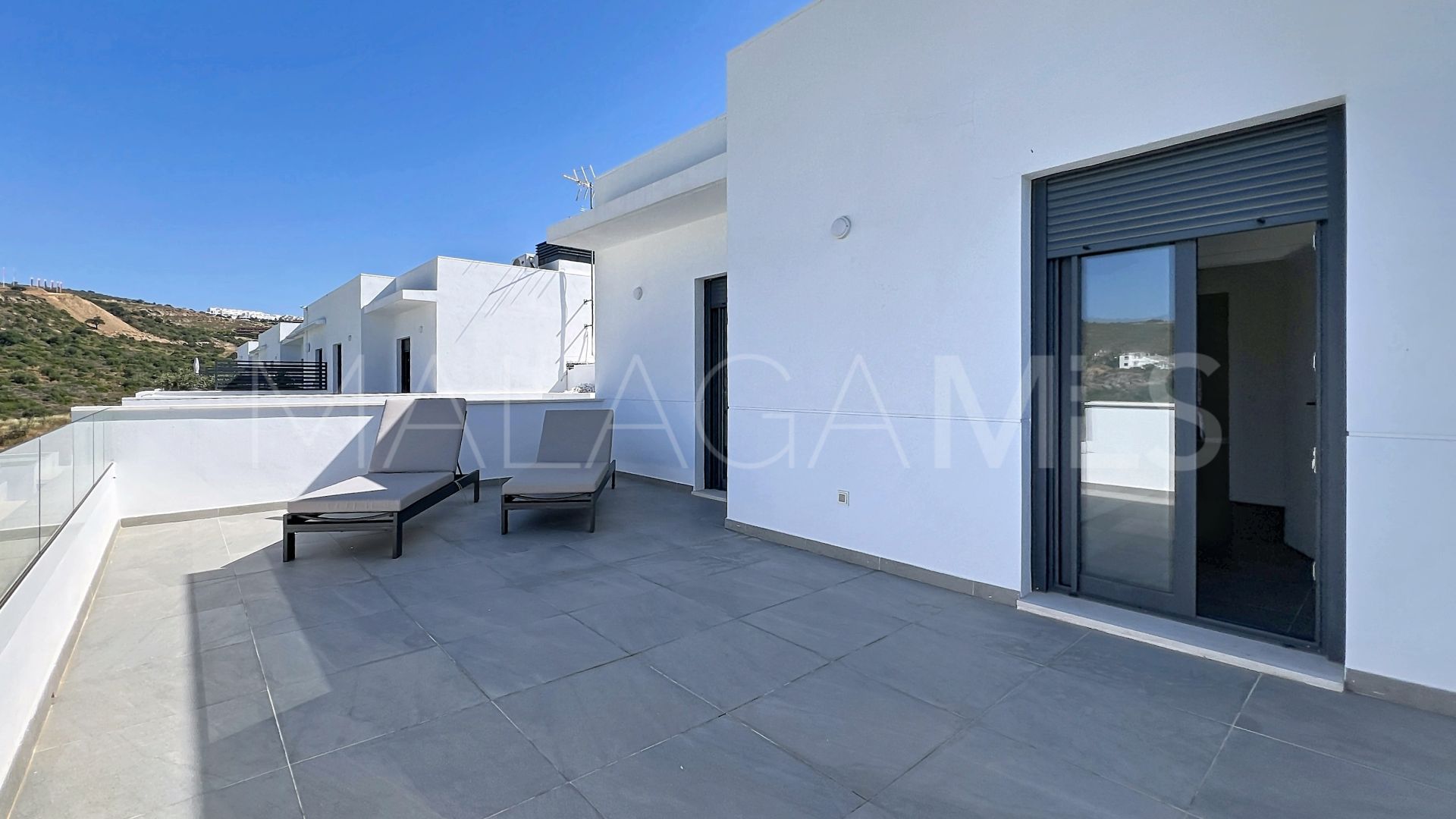 Adosado for sale in Bahia de las Rocas with 4 bedrooms