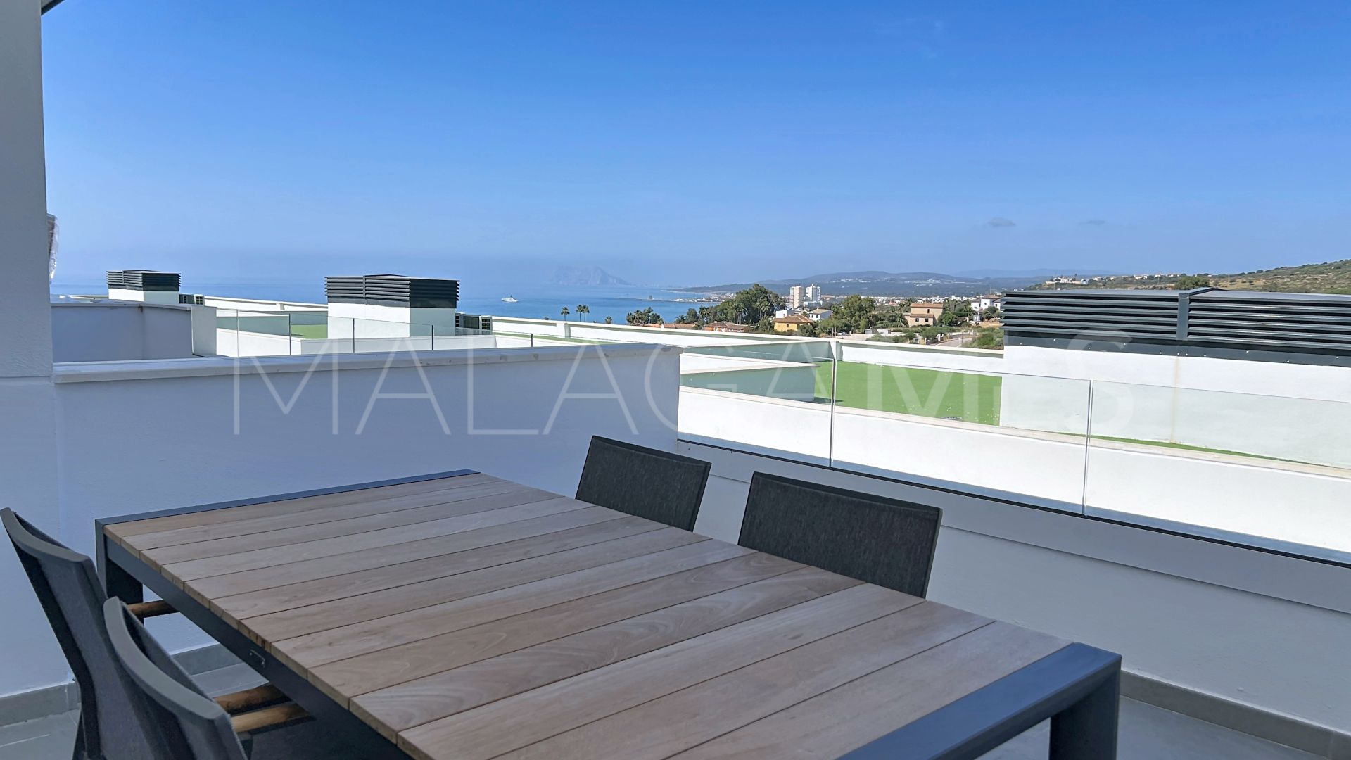 Adosado for sale in Bahia de las Rocas with 4 bedrooms