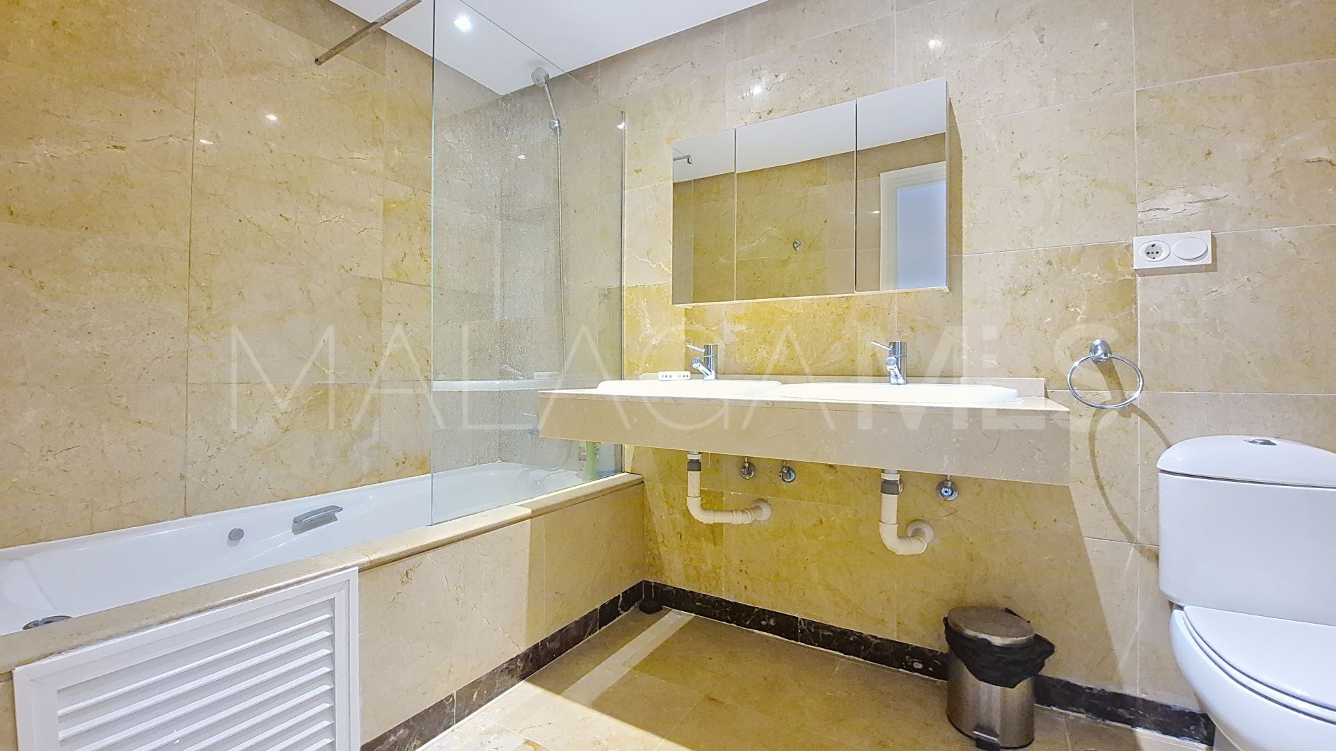 Erdgeschosswohnung for sale in Duquesa Village