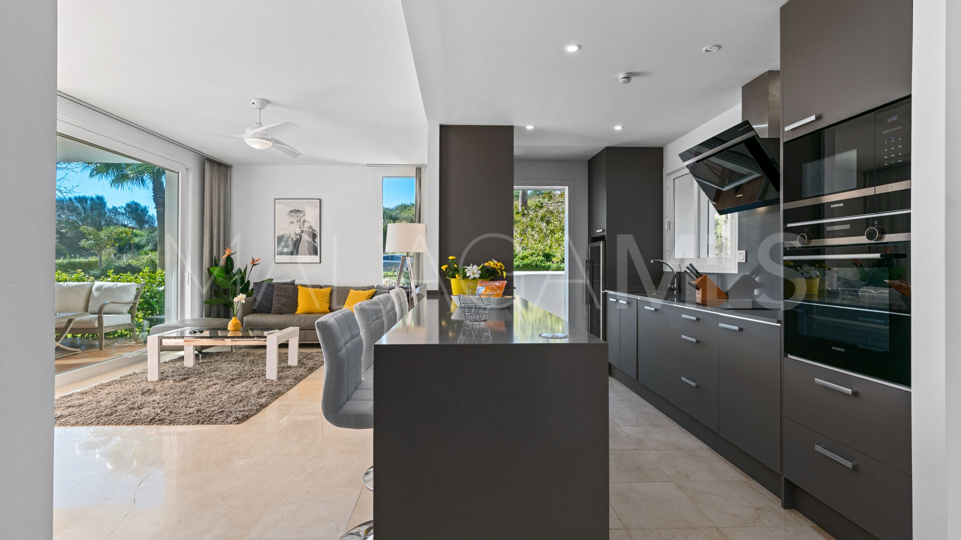 For sale 2 bedrooms apartment in Alcazaba Lagoon