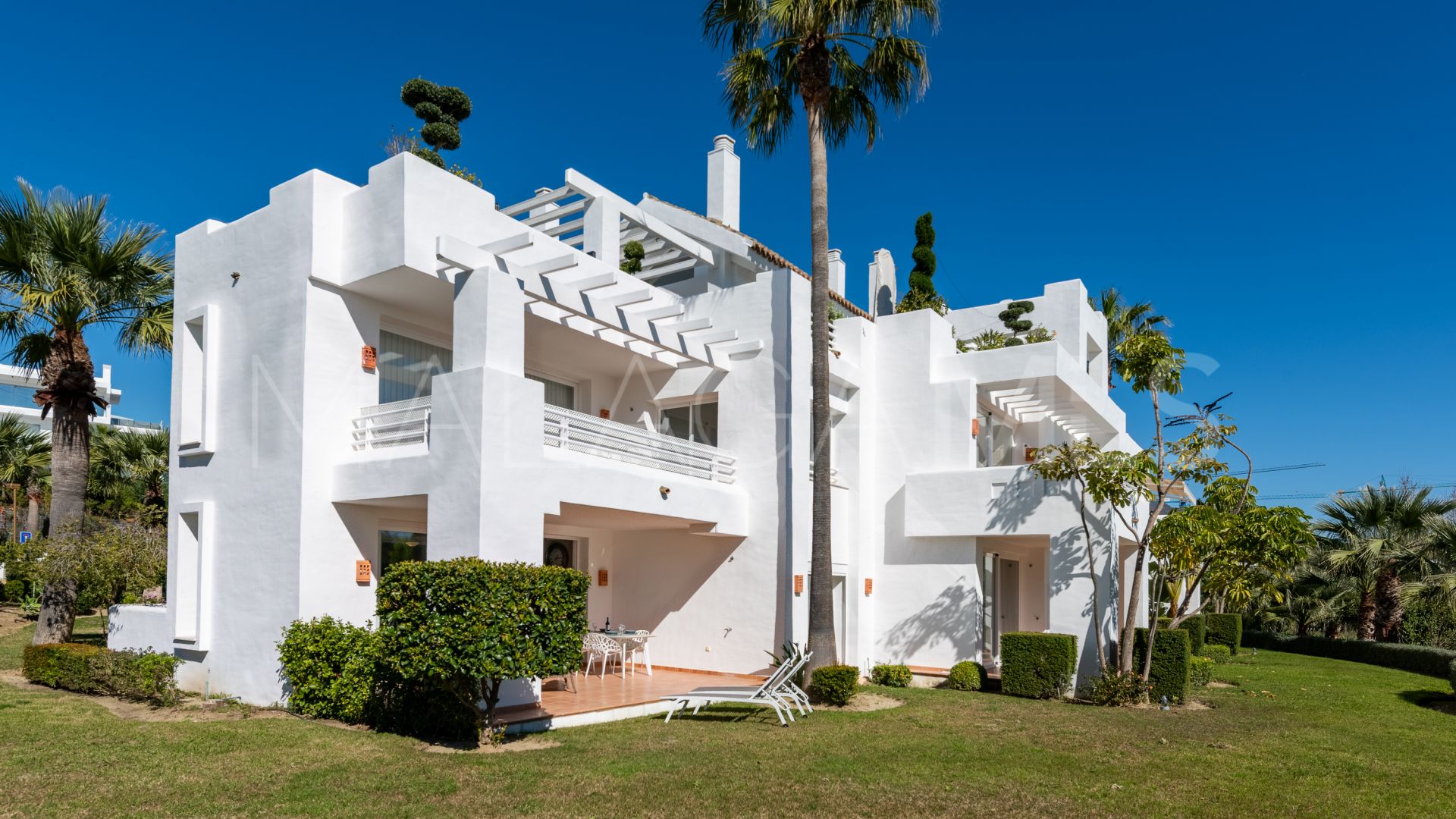 For sale 2 bedrooms apartment in Alcazaba Lagoon