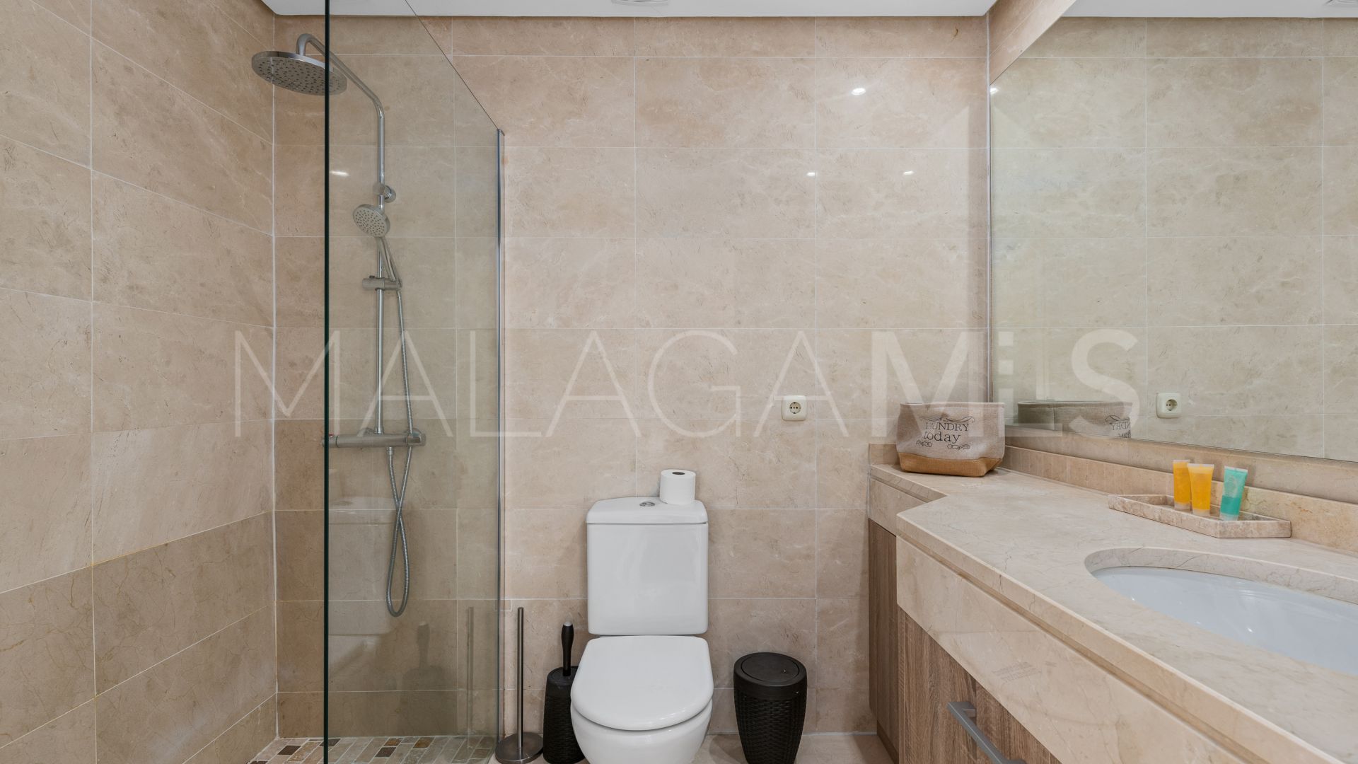 For sale 2 bedrooms apartment in Alcazaba Lagoon
