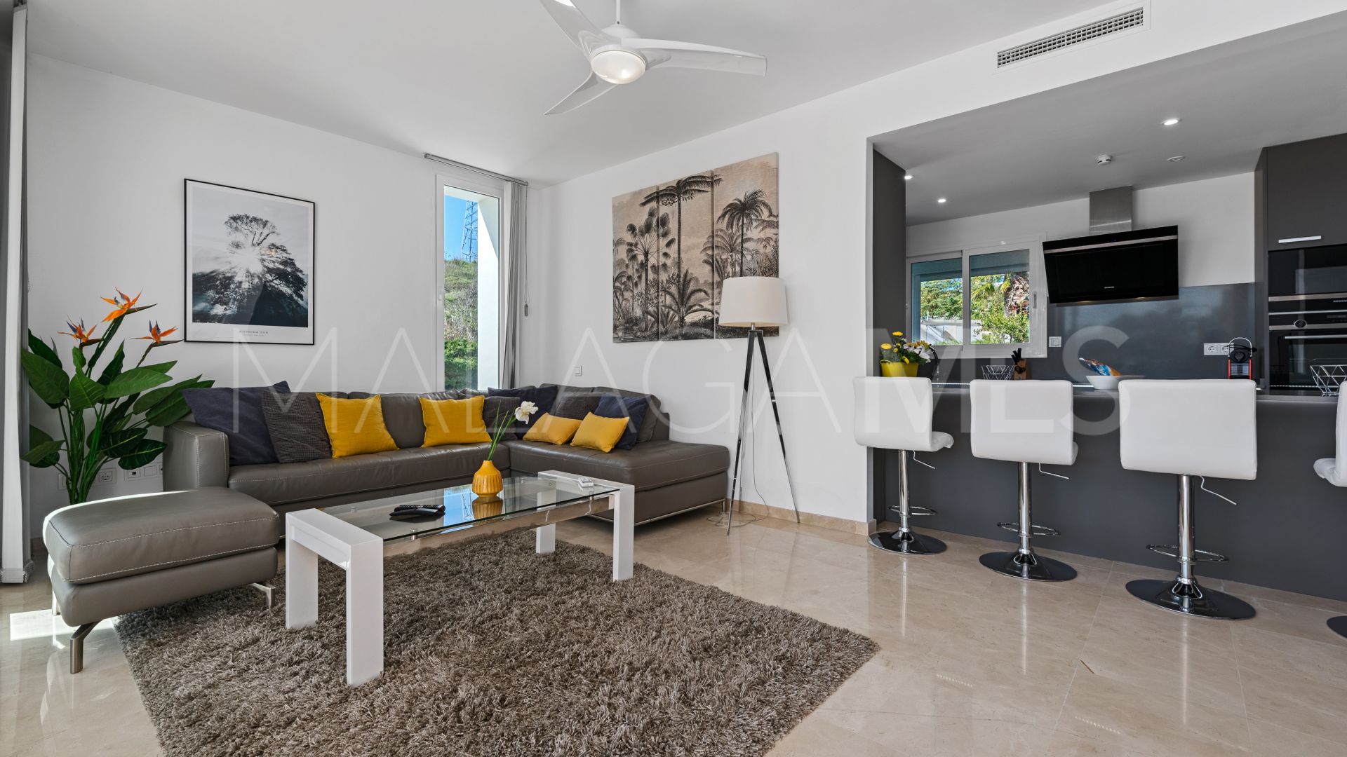 For sale 2 bedrooms apartment in Alcazaba Lagoon