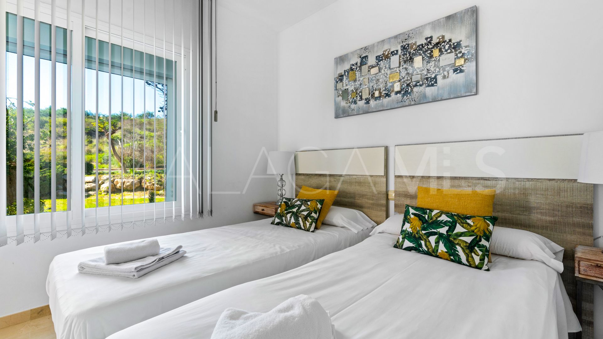 For sale 2 bedrooms apartment in Alcazaba Lagoon