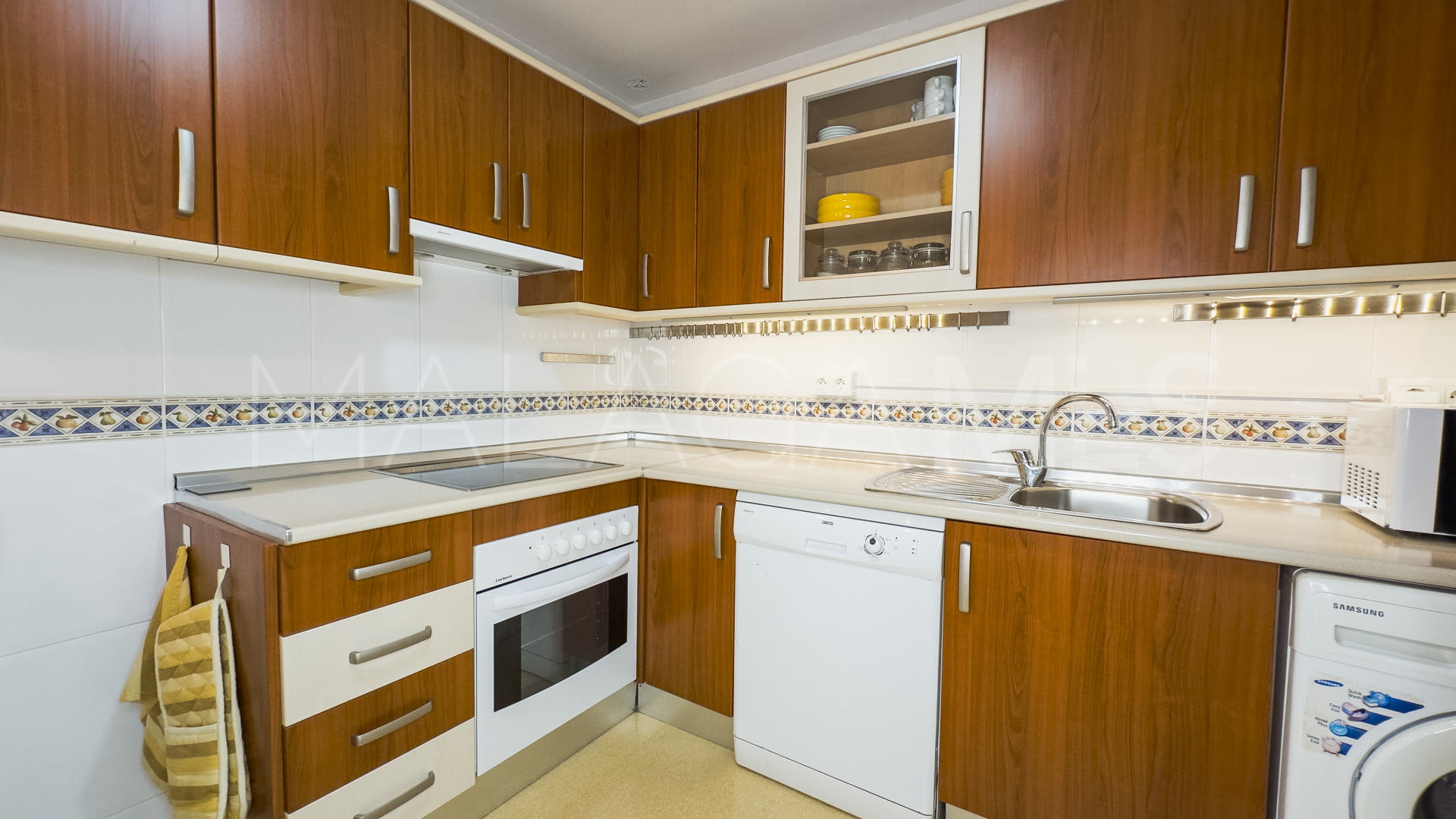 For sale Sabinillas apartment with 3 bedrooms