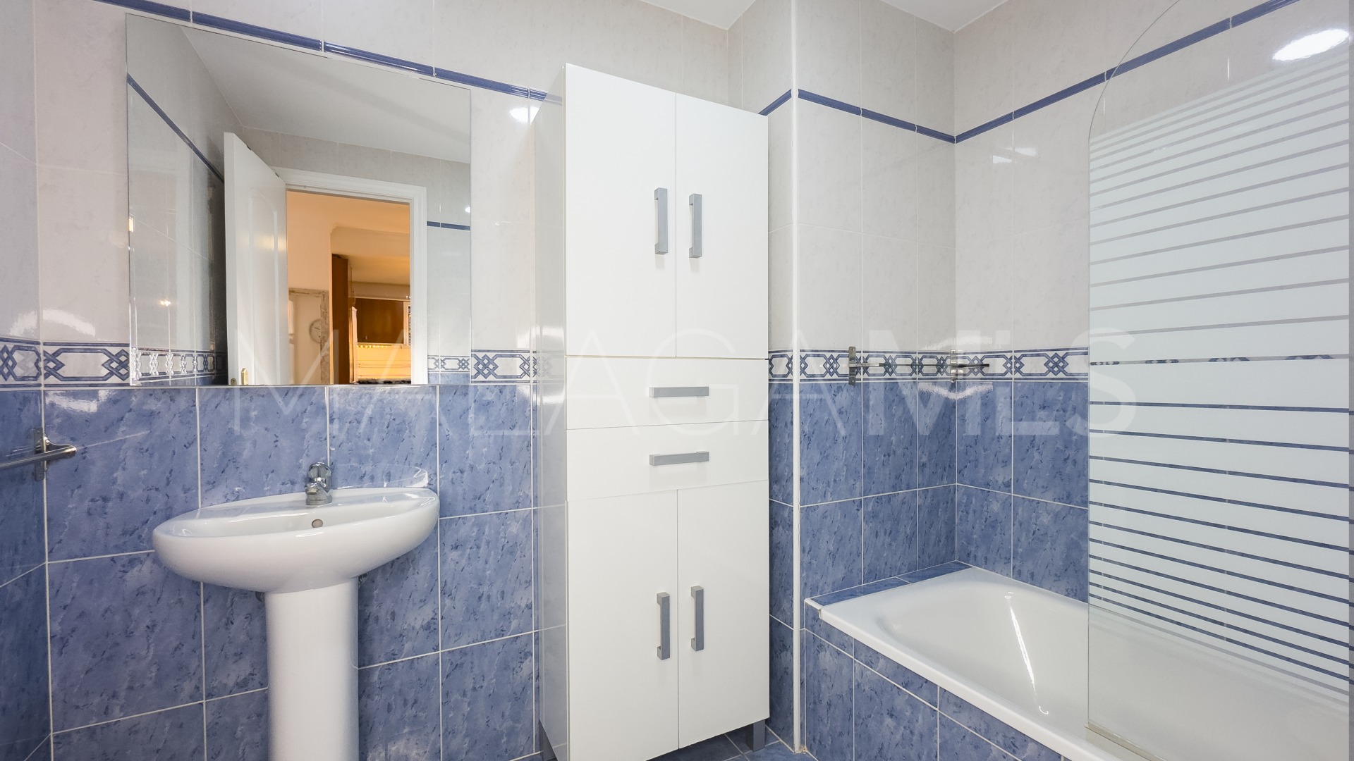 For sale Sabinillas apartment with 3 bedrooms