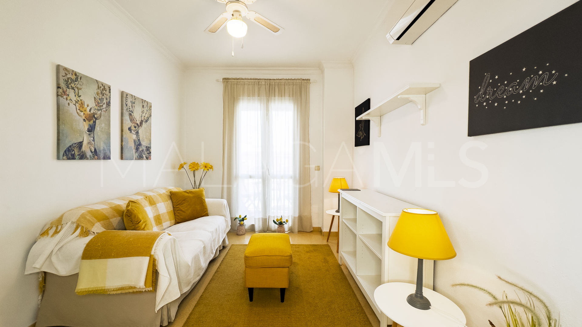 For sale Sabinillas apartment with 3 bedrooms