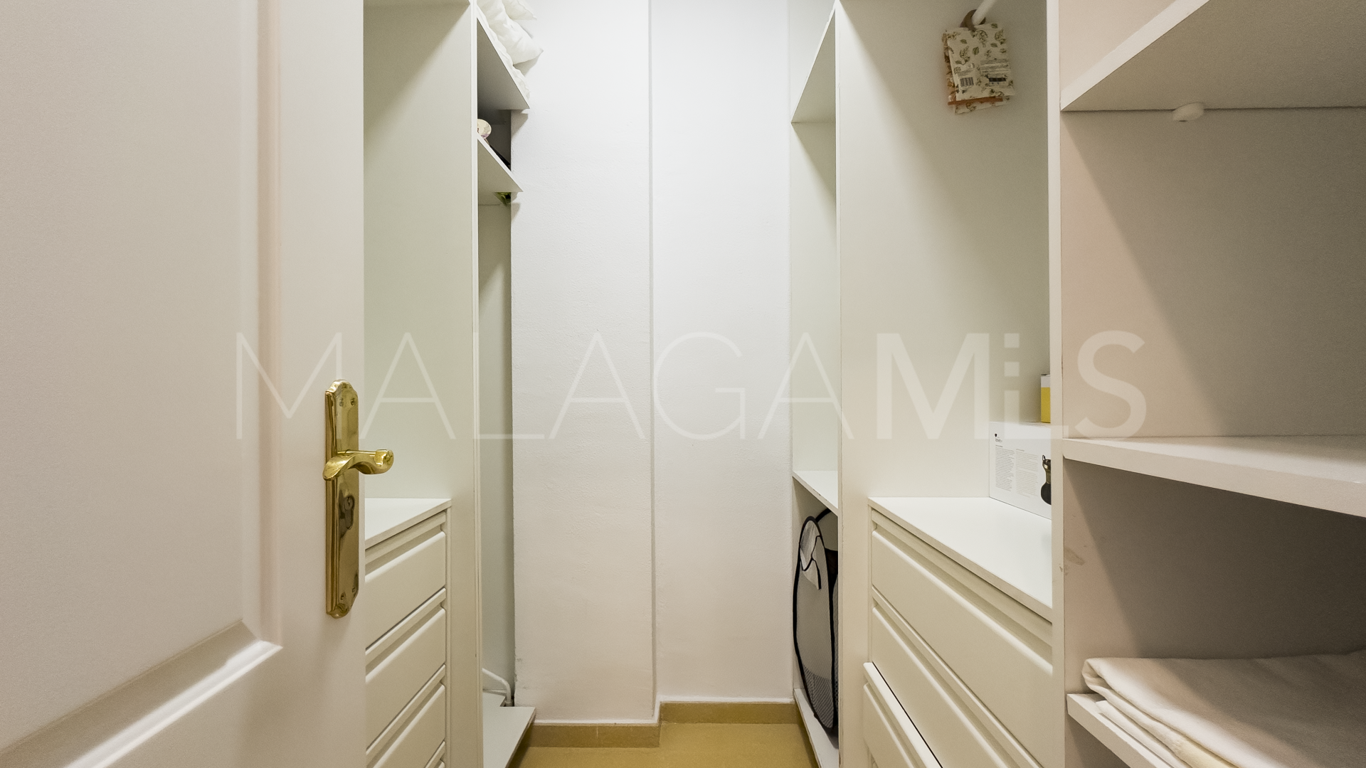 For sale Sabinillas apartment with 3 bedrooms