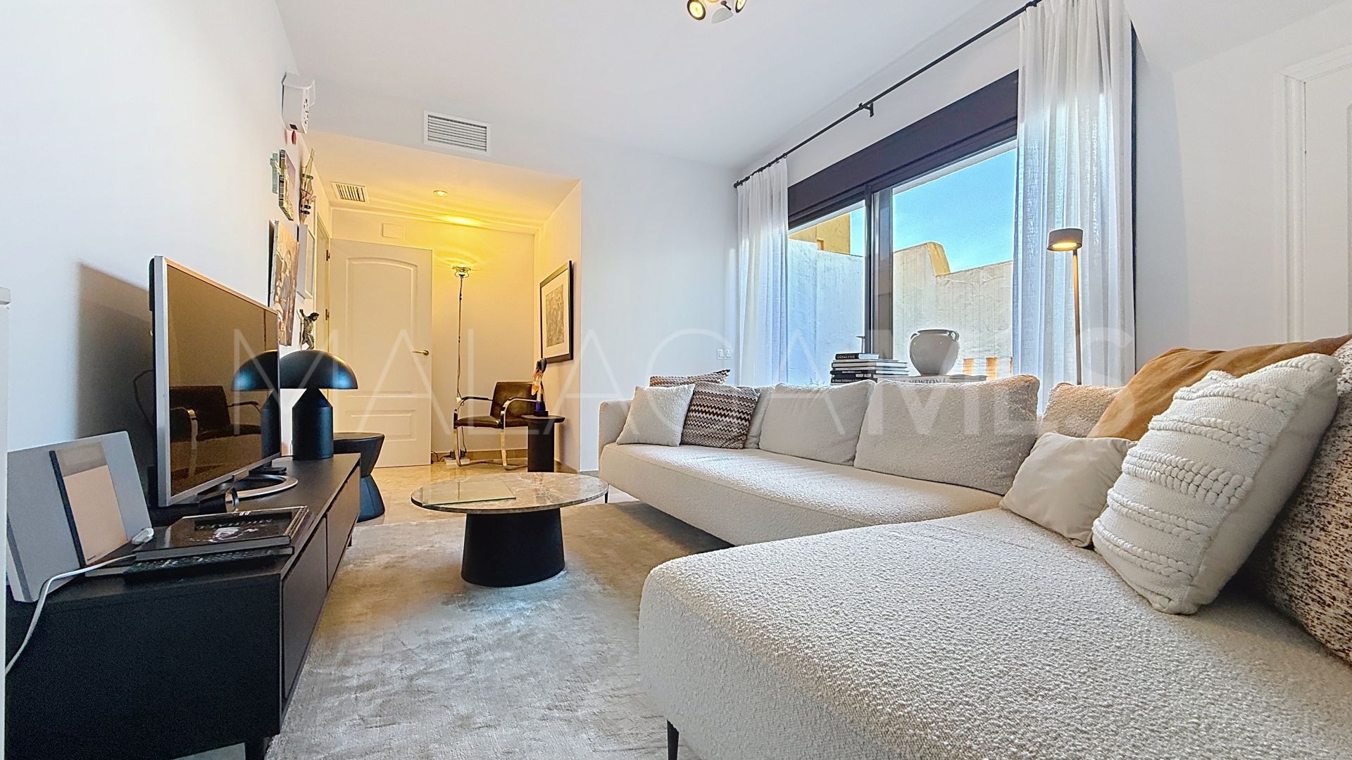 For sale penthouse in Duquesa Village with 3 bedrooms