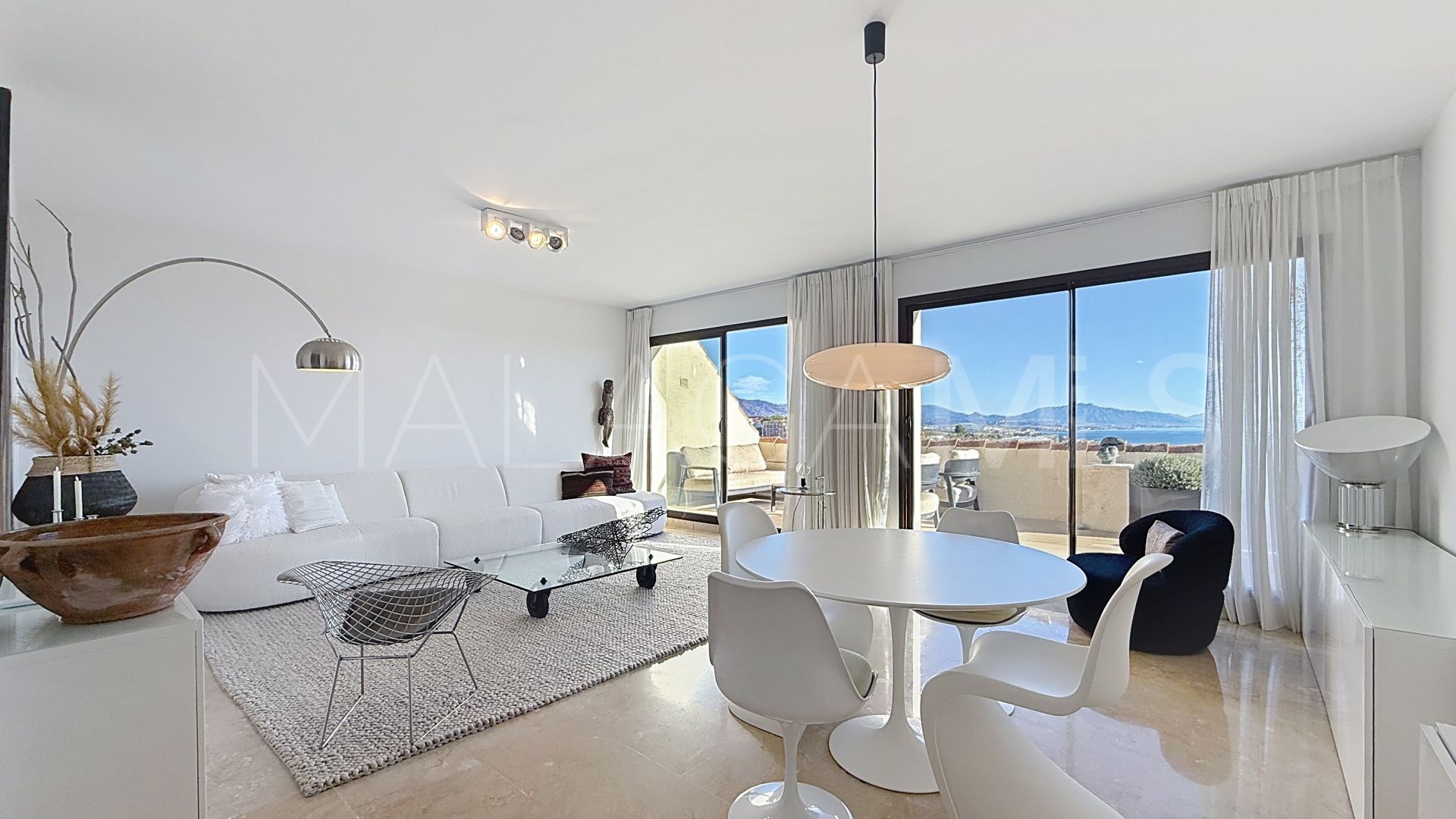 For sale penthouse in Duquesa Village with 3 bedrooms