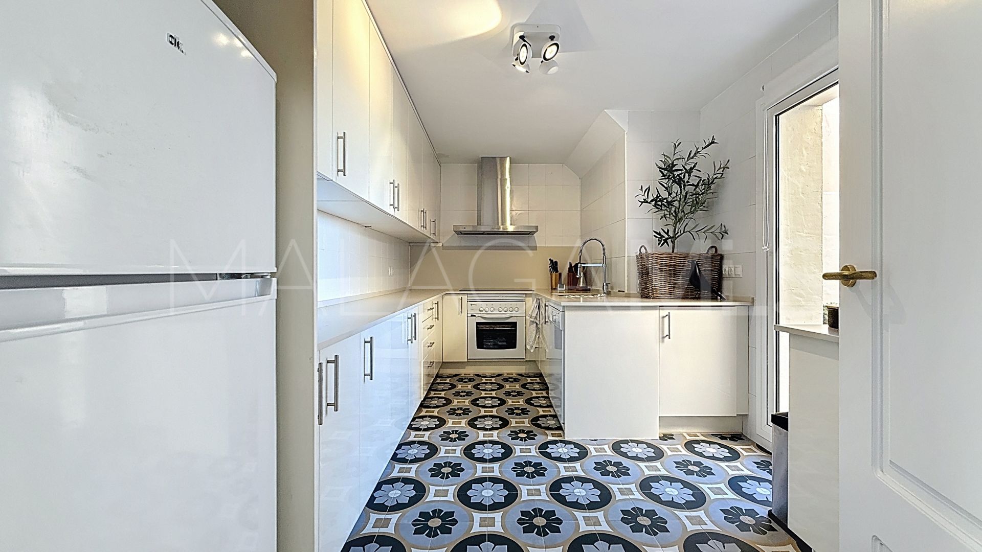 For sale penthouse in Duquesa Village with 3 bedrooms