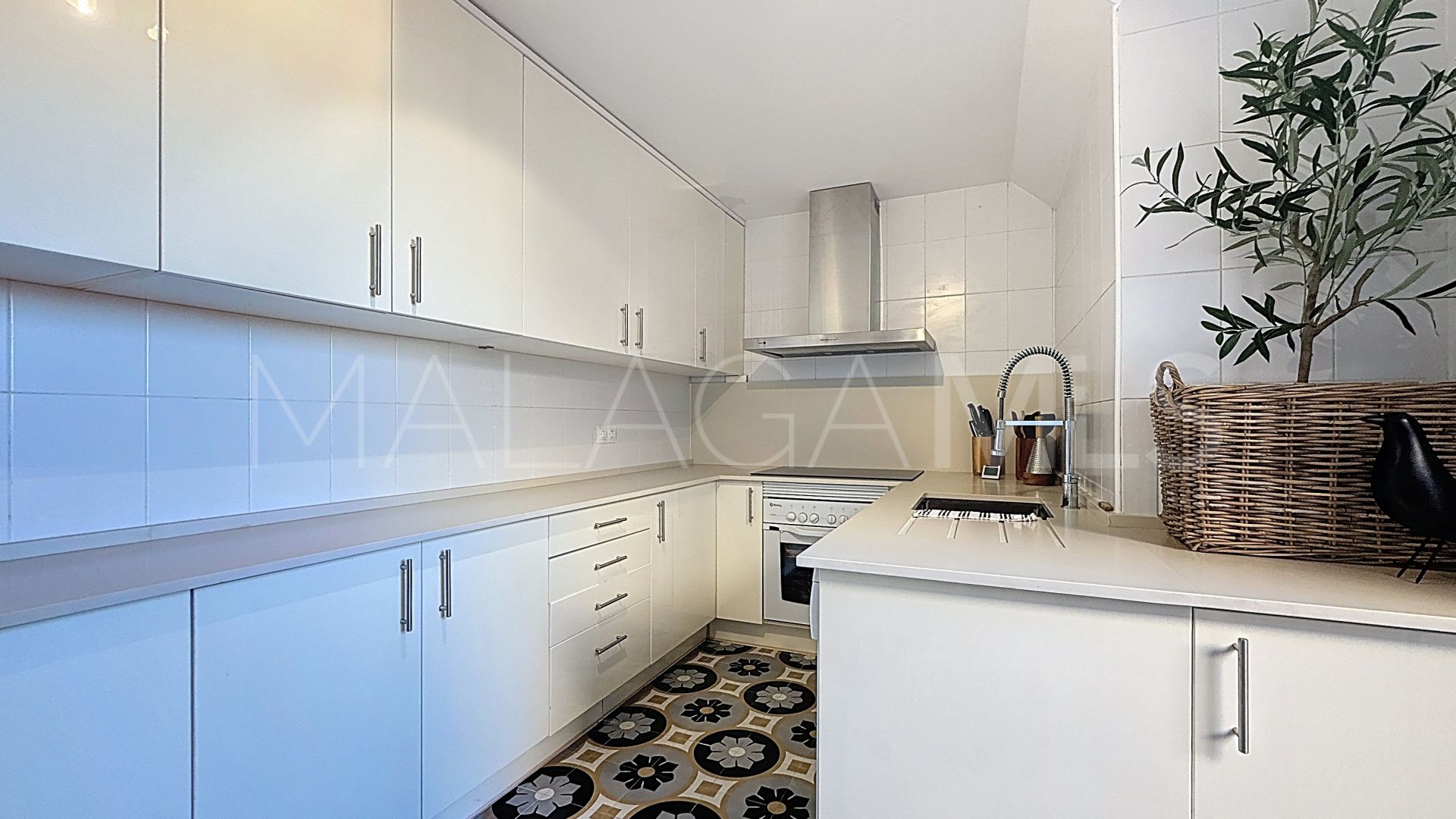 For sale penthouse in Duquesa Village with 3 bedrooms