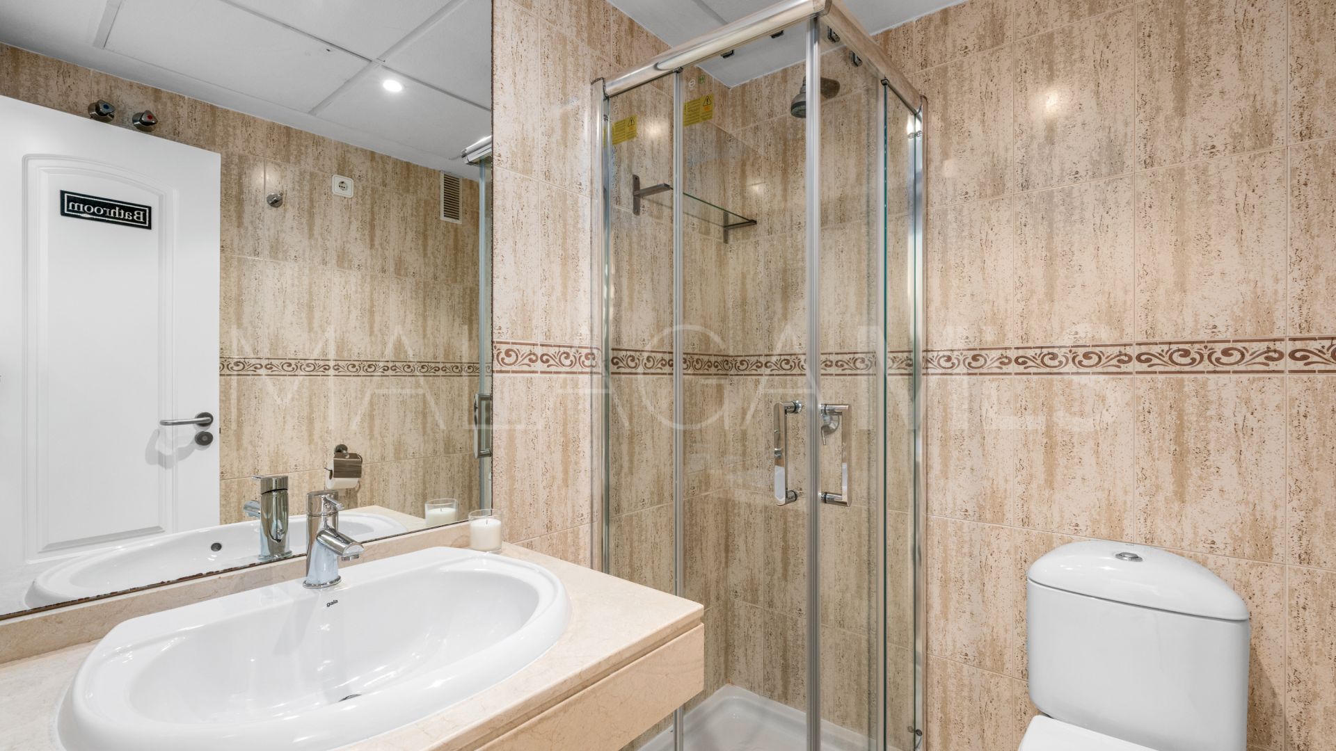 Duplex penthouse for sale in Duquesa Suites