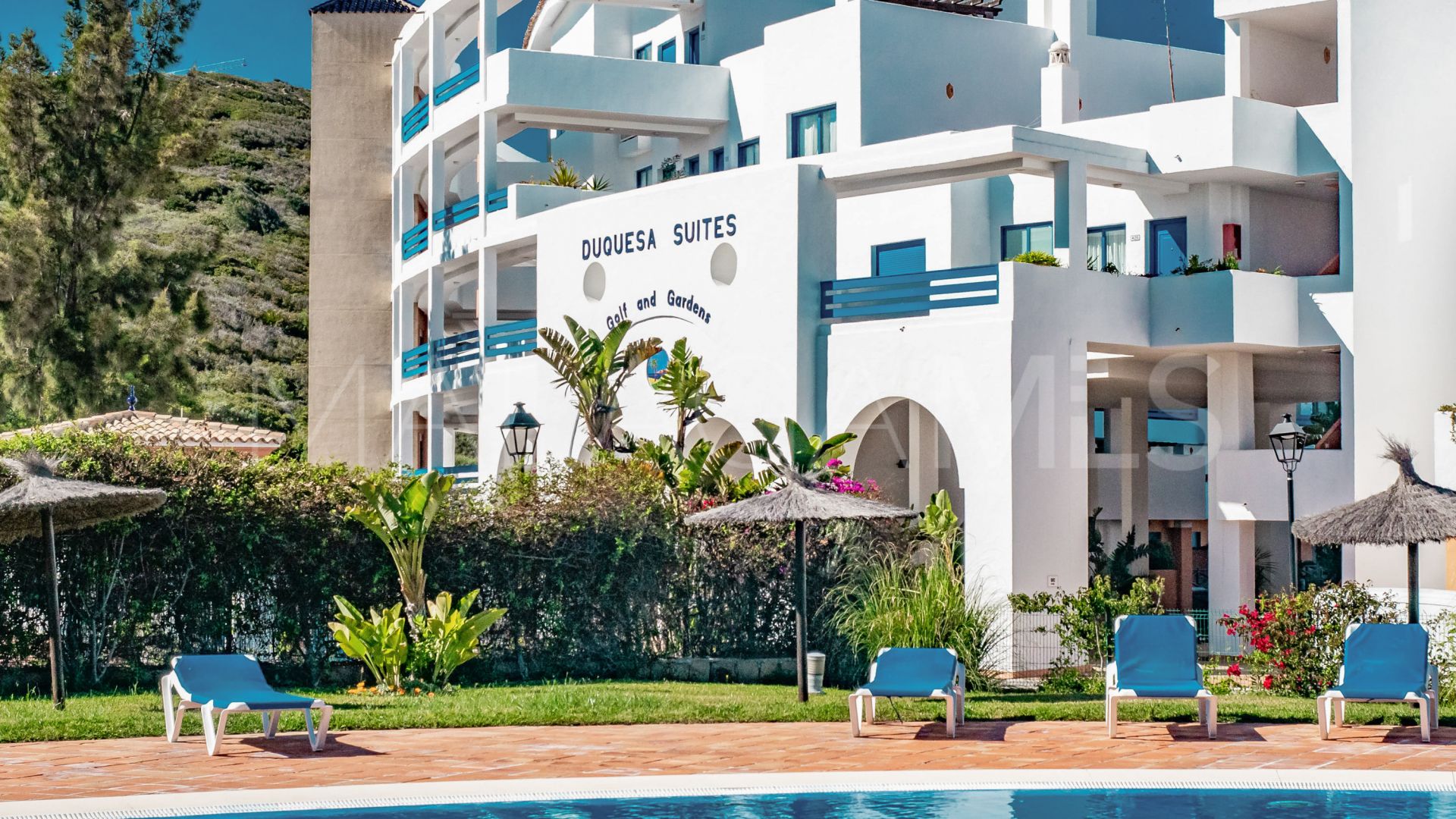 Duplex penthouse for sale in Duquesa Suites