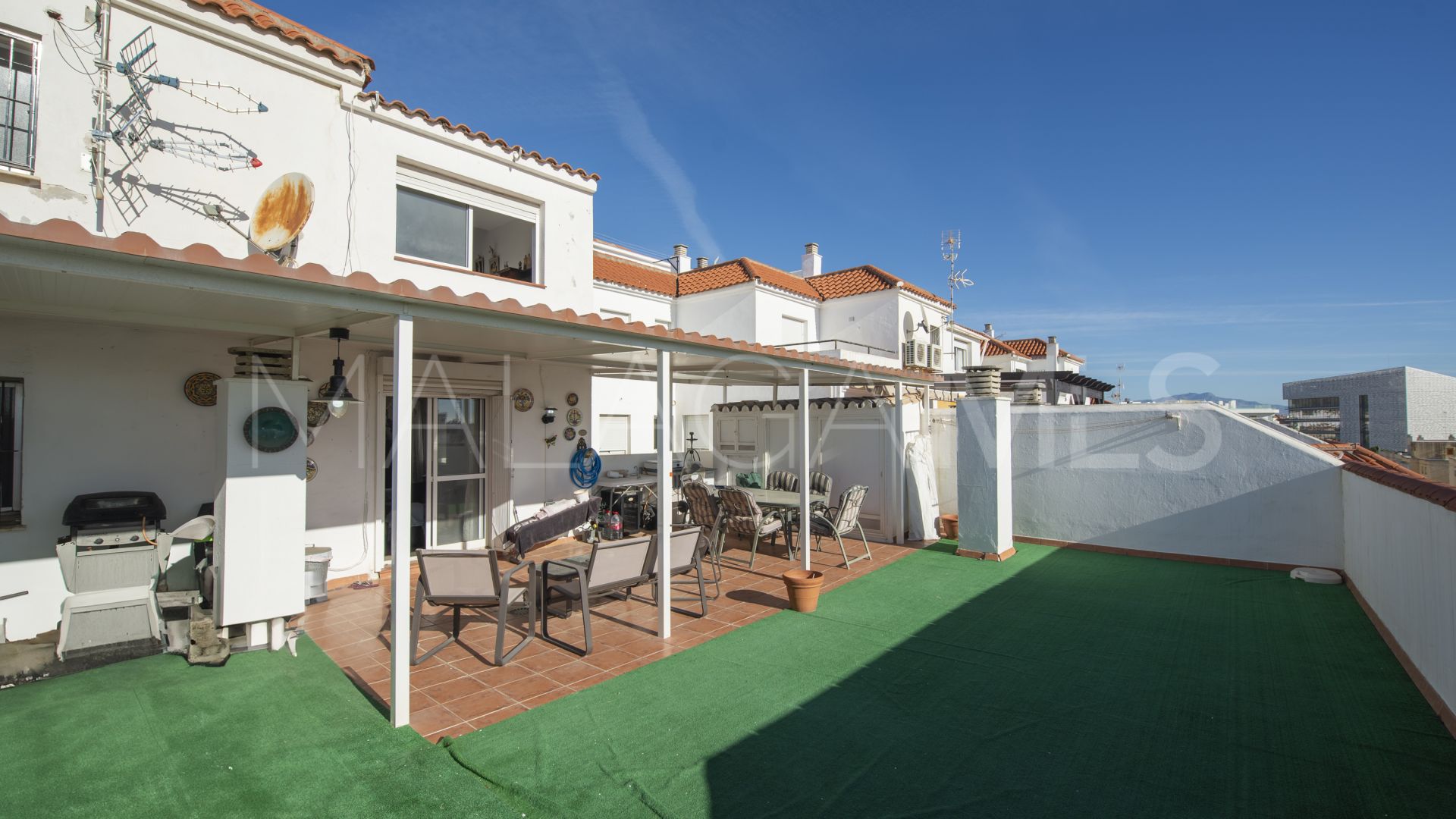 For sale duplex penthouse in Estepona Centre with 3 bedrooms