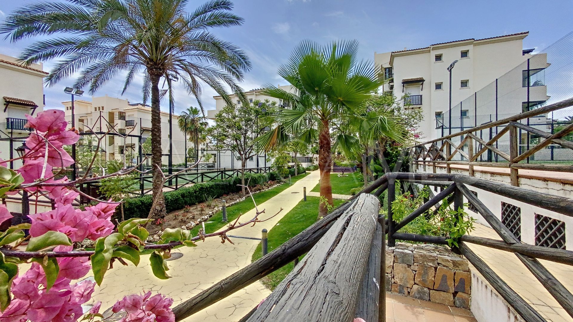 Sabinillas, apartamento with 2 bedrooms for sale