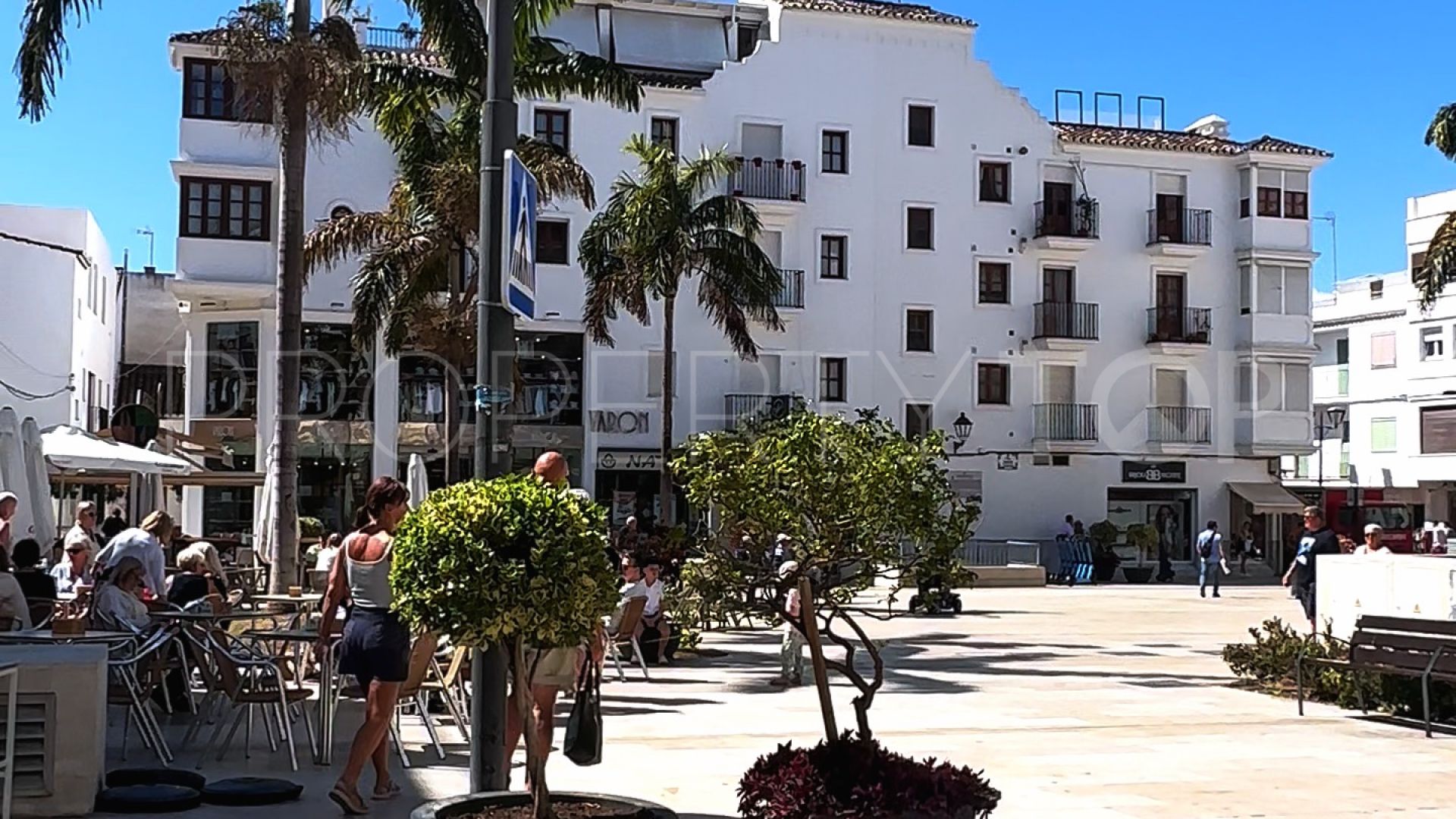 Apartamento en venta de 3 dormitorios en Estepona Centro