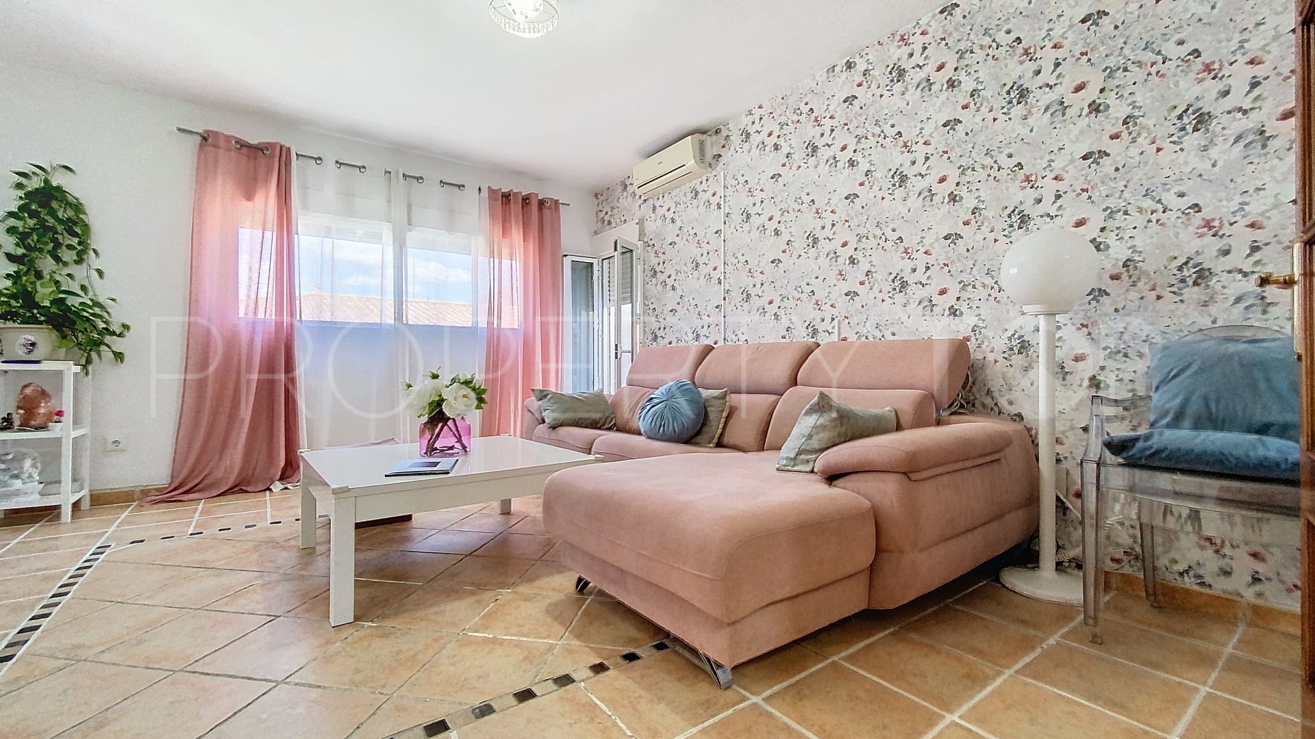 Apartamento en venta de 3 dormitorios en Estepona Centro