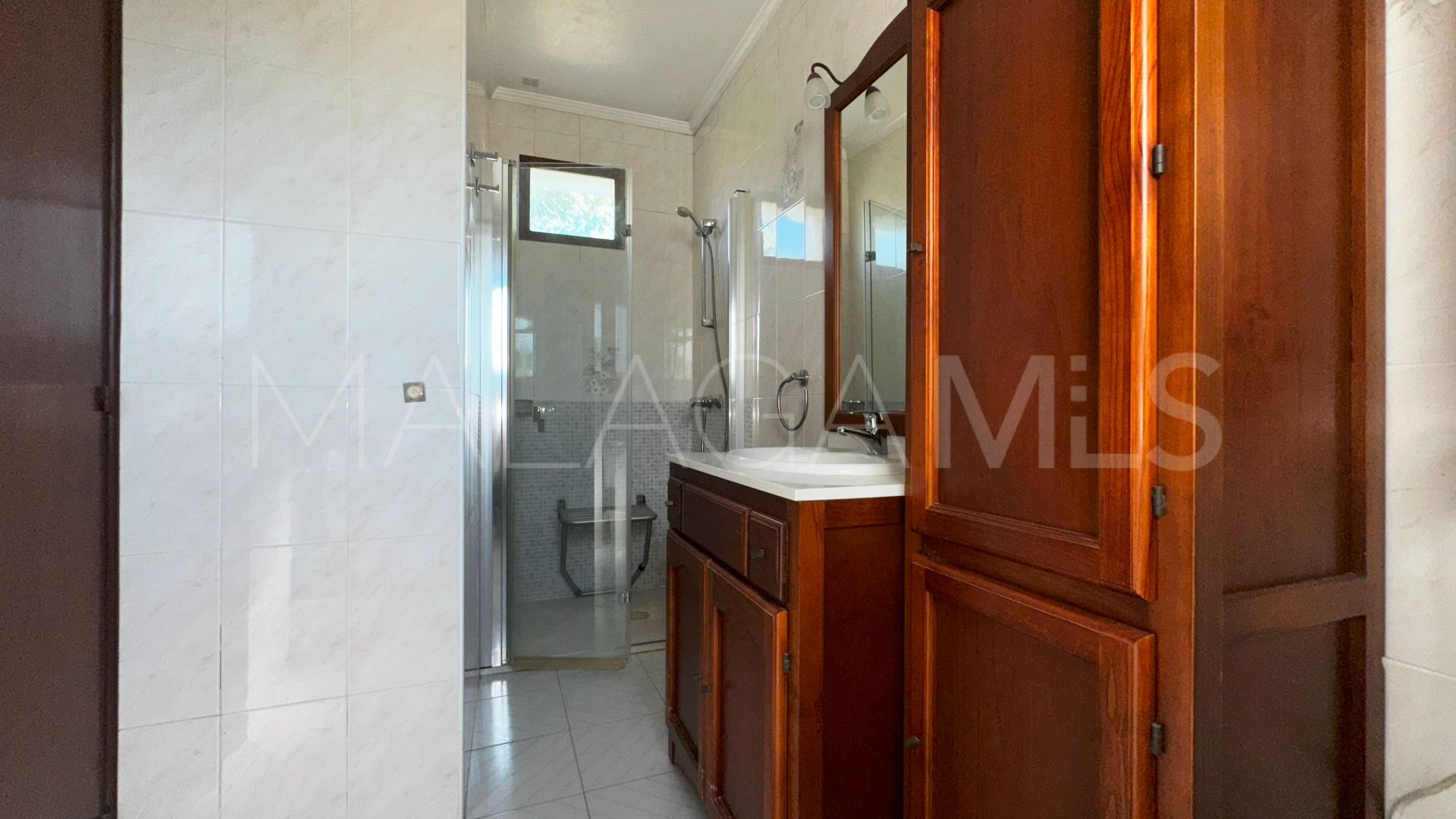 Casa for sale in El Velerin with 6 bedrooms