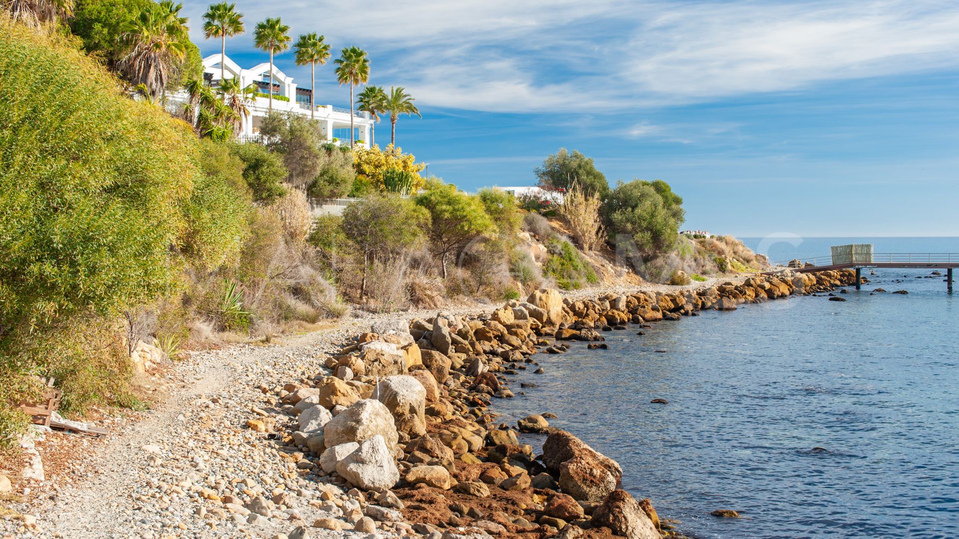 Lägenhet for sale in Estepona Puerto