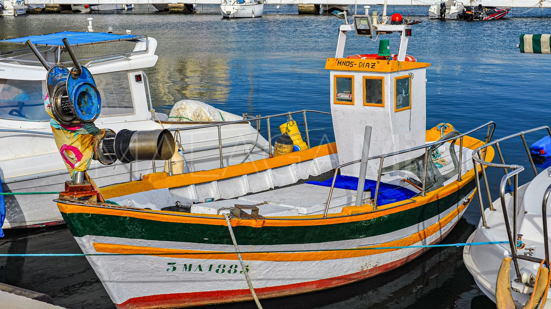 Lägenhet for sale in Estepona Puerto