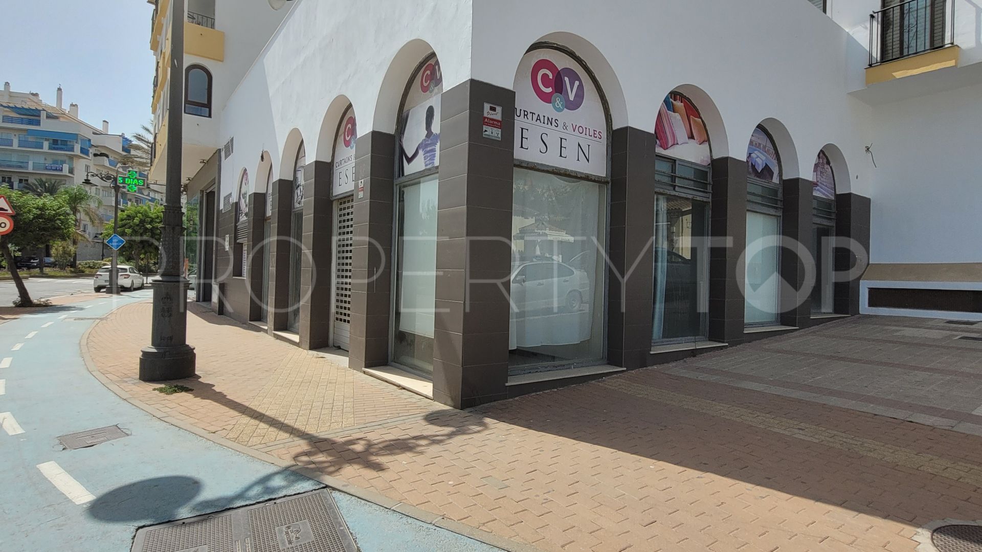 Commercial premises for sale in El Faro