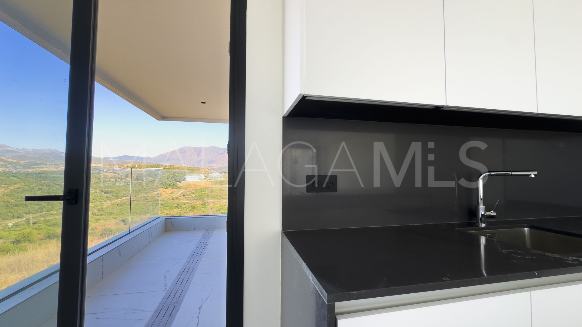 2 bedrooms apartment in Casares Playa for sale