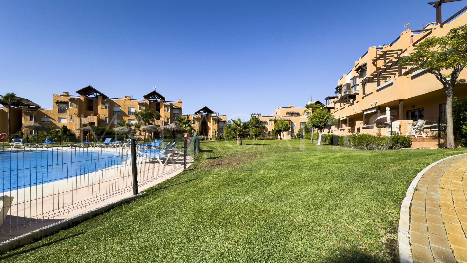 Apartamento planta baja with 2 bedrooms for sale in Casares del Sol - Casares Golf